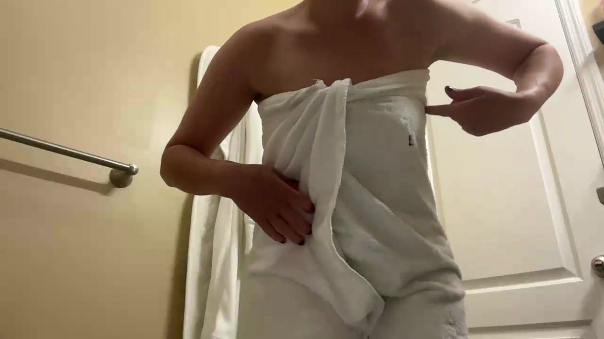 Gallery image thumbnail from CookieCapone's myfreecams stream on, 06/11/2026, 06:48 image 6 of 20