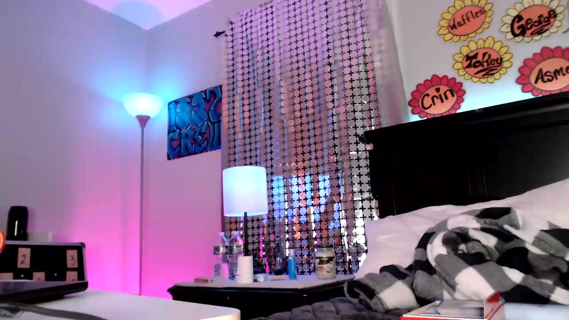 Gallery image thumbnail from CookieCapone's myfreecams stream on, 06/13/2026, 07:19 image 5 of 20