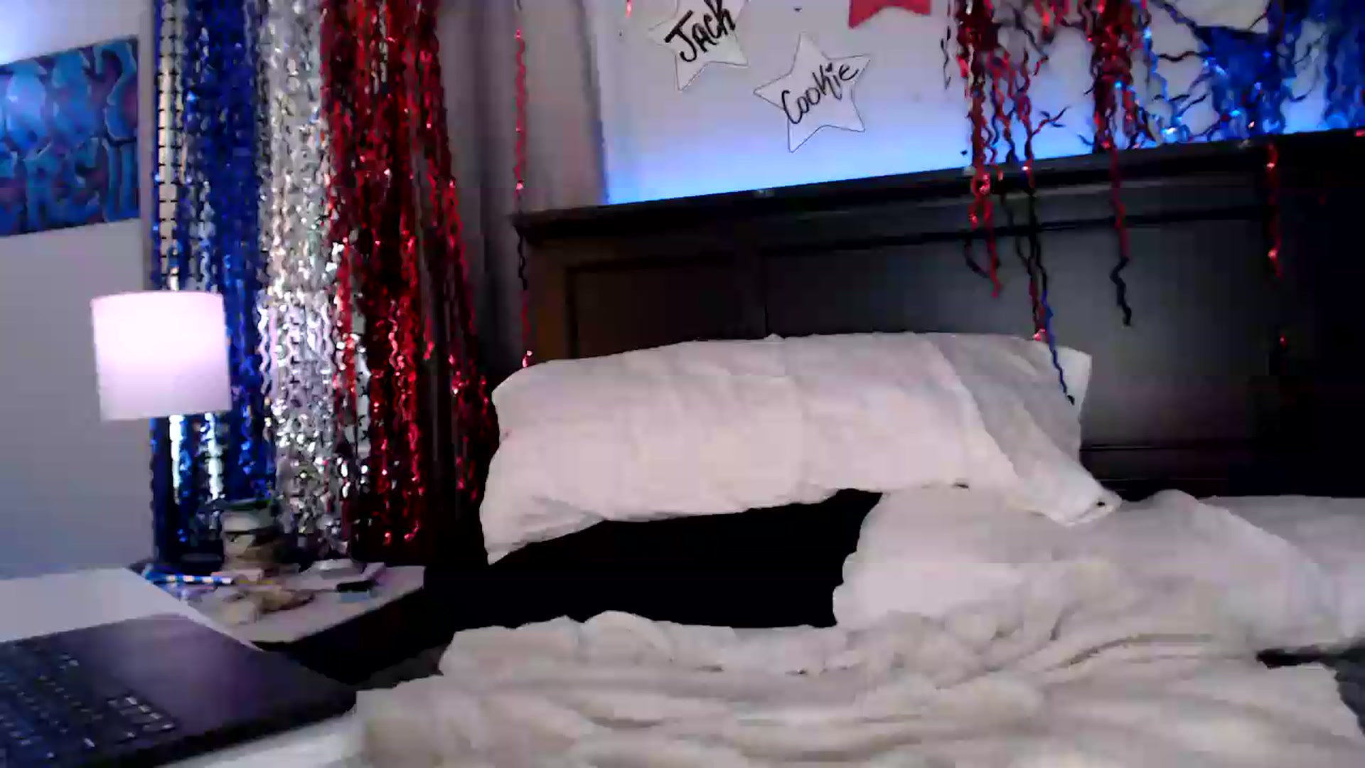 Gallery image thumbnail from CookieCapone's myfreecams stream on, 07/17/2026, 04:46 image 15 of 20