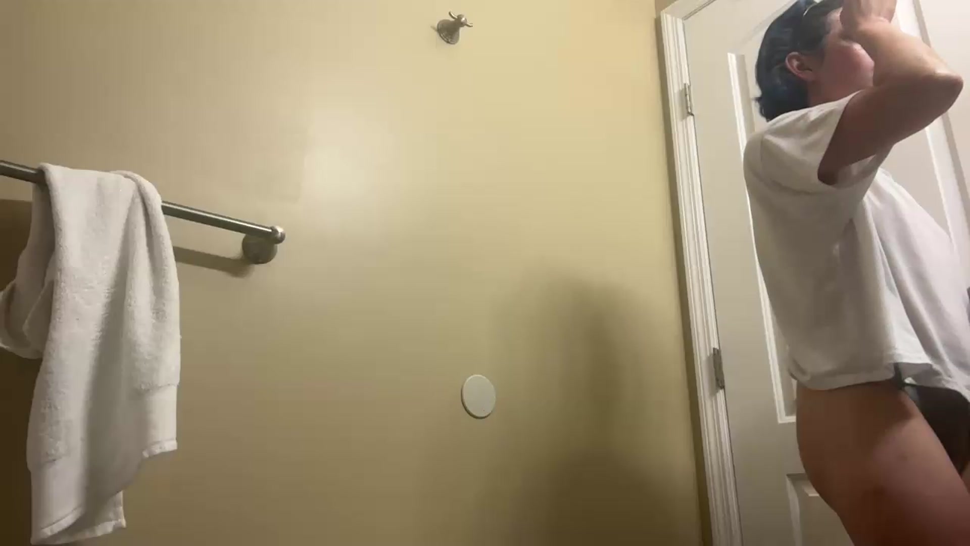Gallery image thumbnail from CookieCapone's myfreecams stream on, 07/24/2026, 06:47 image 17 of 20