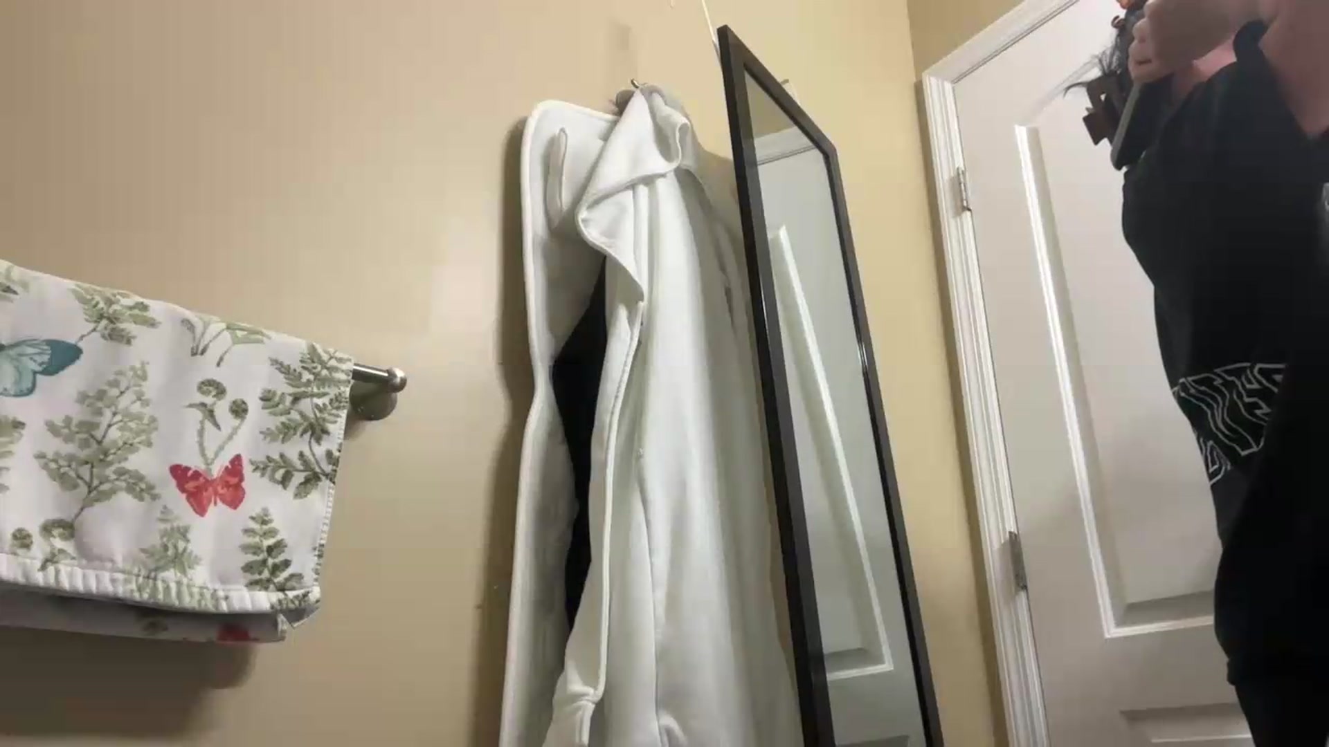 Gallery image thumbnail from CookieCapone's myfreecams stream on, 08/04/2026, 06:57 image 2 of 20