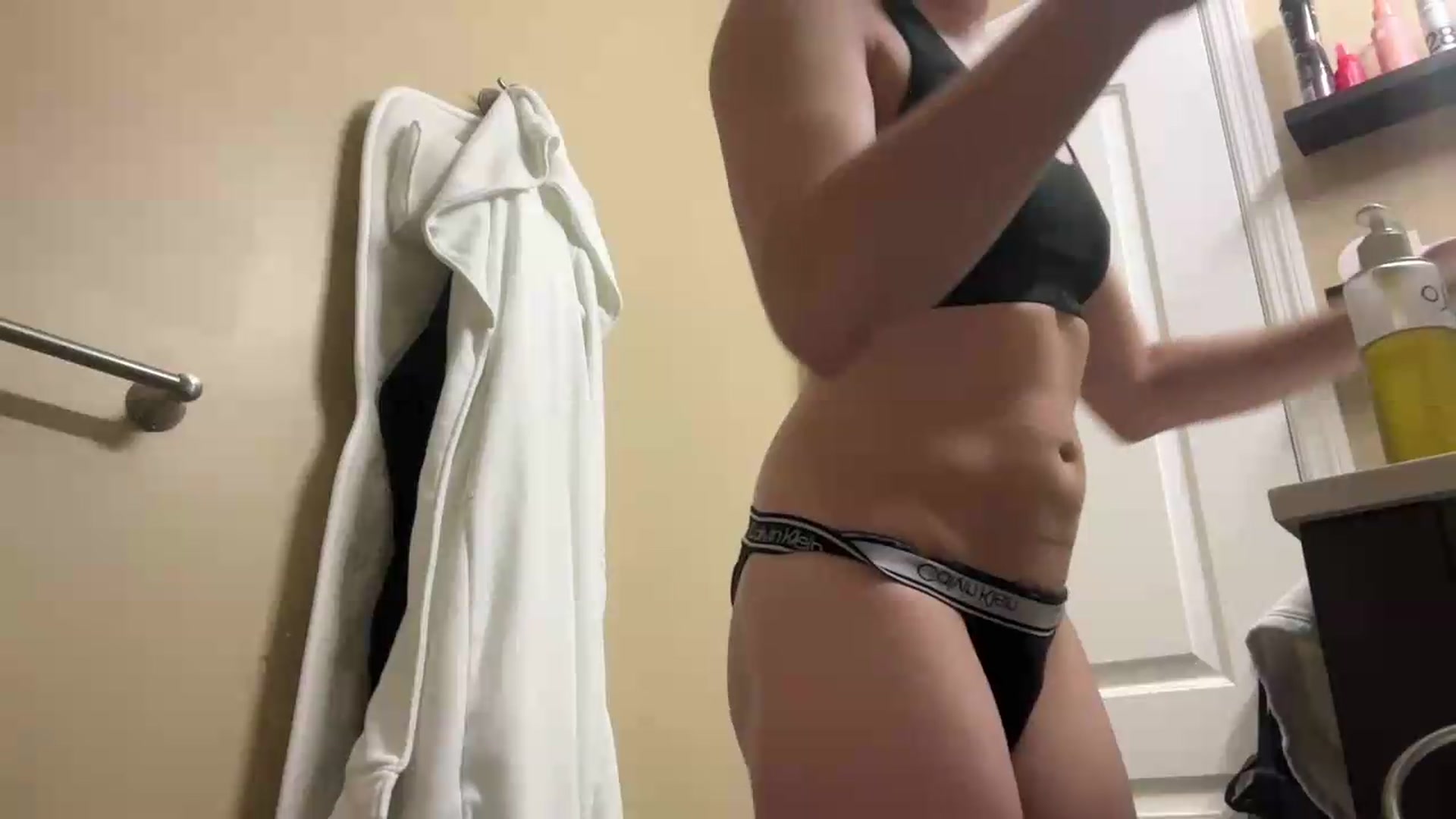 Gallery image thumbnail from CookieCapone's myfreecams stream on, 08/04/2026, 07:14 image 19 of 20
