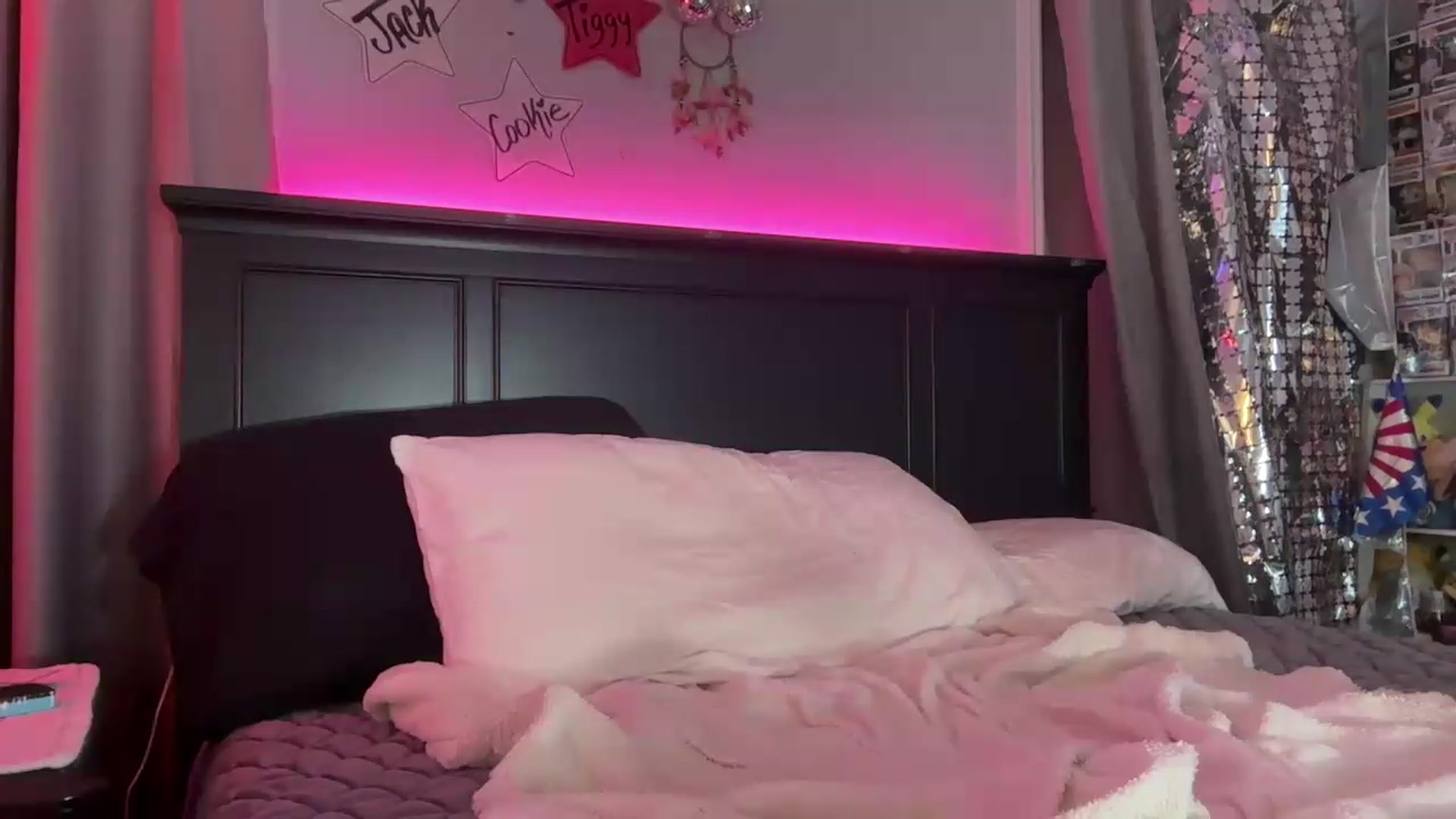 Gallery image thumbnail from CookieCapone's myfreecams stream on, 08/05/2026, 06:54 image 20 of 20