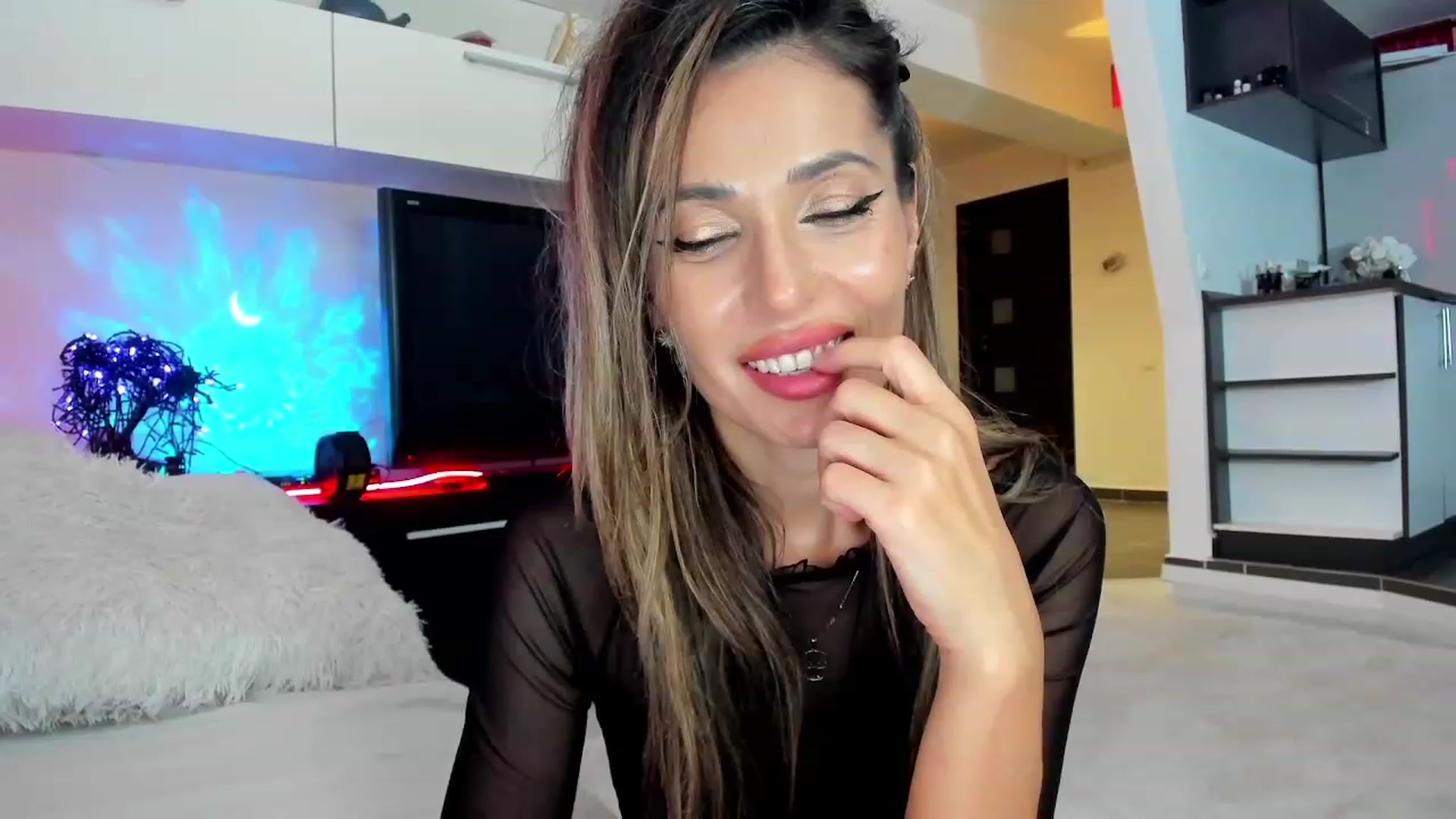 Gallery image thumbnail from CookyMonster's myfreecams stream on, 10/26/2023, 02:33 image 18 of 20