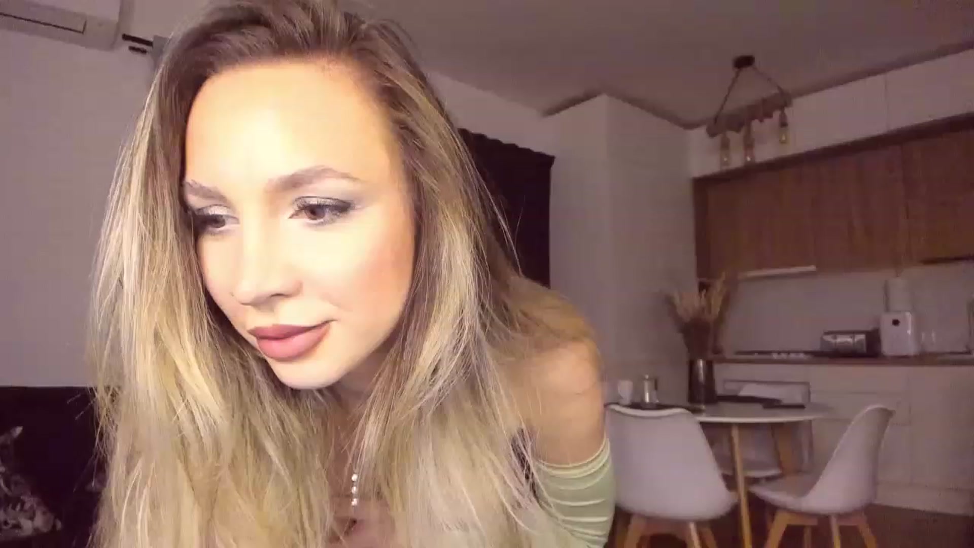 Gallery image thumbnail from CoolElissa's myfreecams stream on, 11/23/2022, 03:39 image 3 of 20