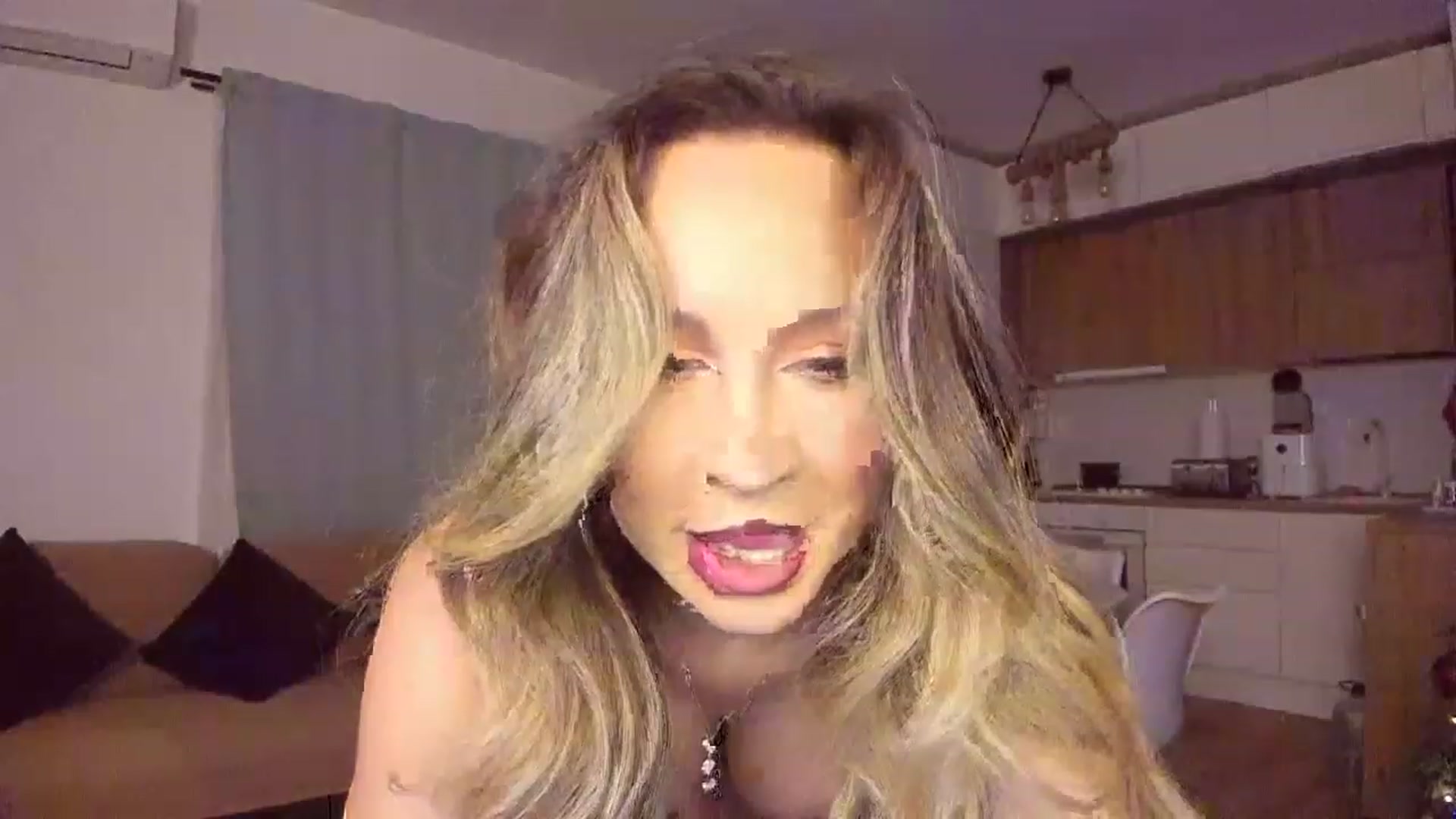 Gallery image thumbnail from CoolElissa's myfreecams stream on, 12/12/2022, 03:42 image 14 of 20