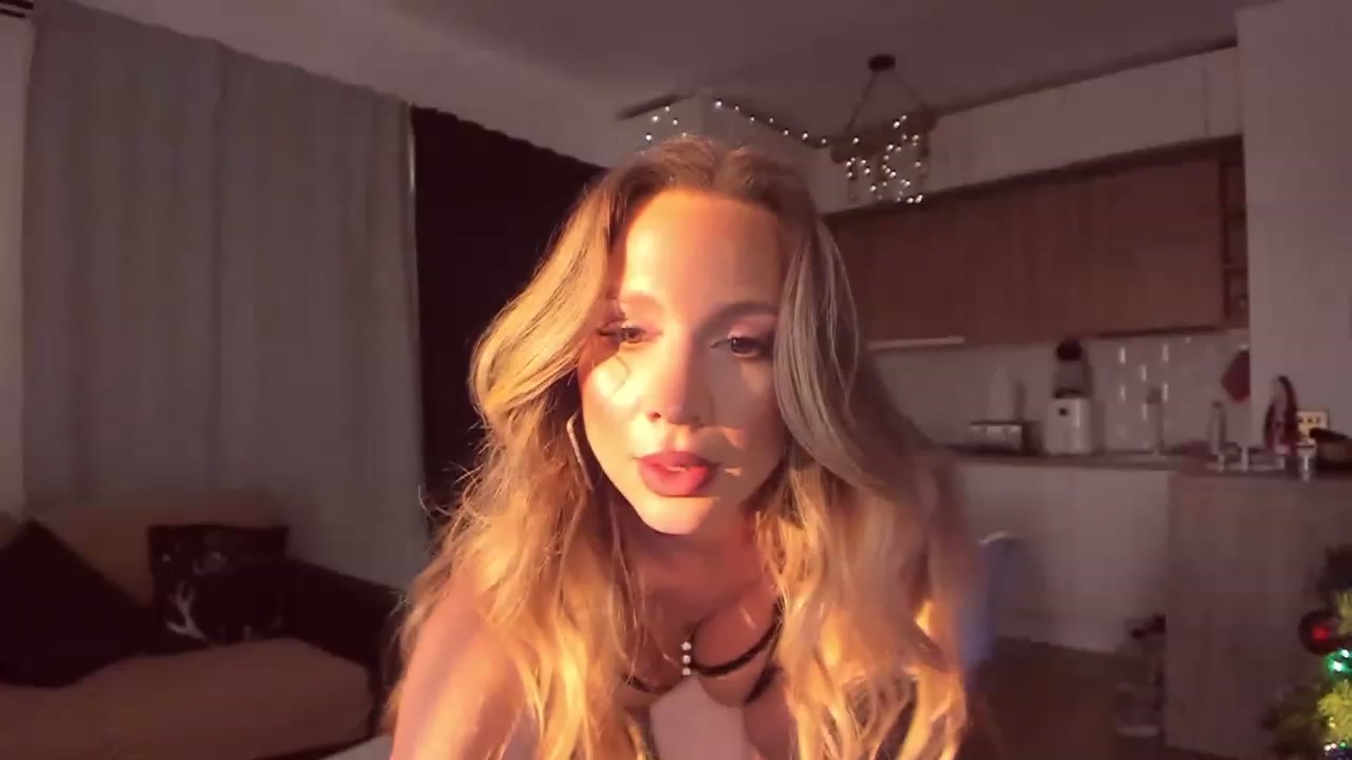 Gallery image thumbnail from CoolElissa's myfreecams stream on, 12/24/2022, 06:52 image 16 of 20