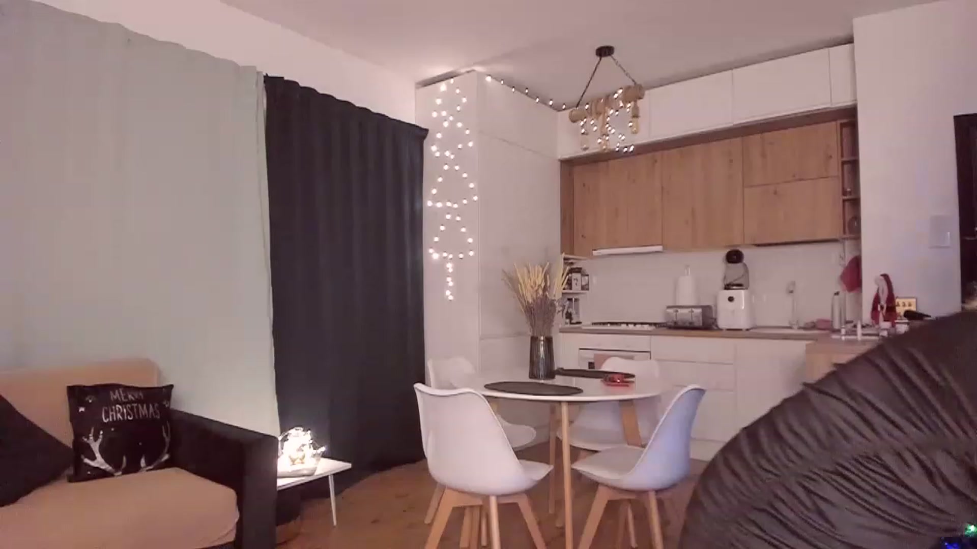 Gallery image thumbnail from CoolElissa's myfreecams stream on, 12/24/2022, 06:52 image 3 of 20