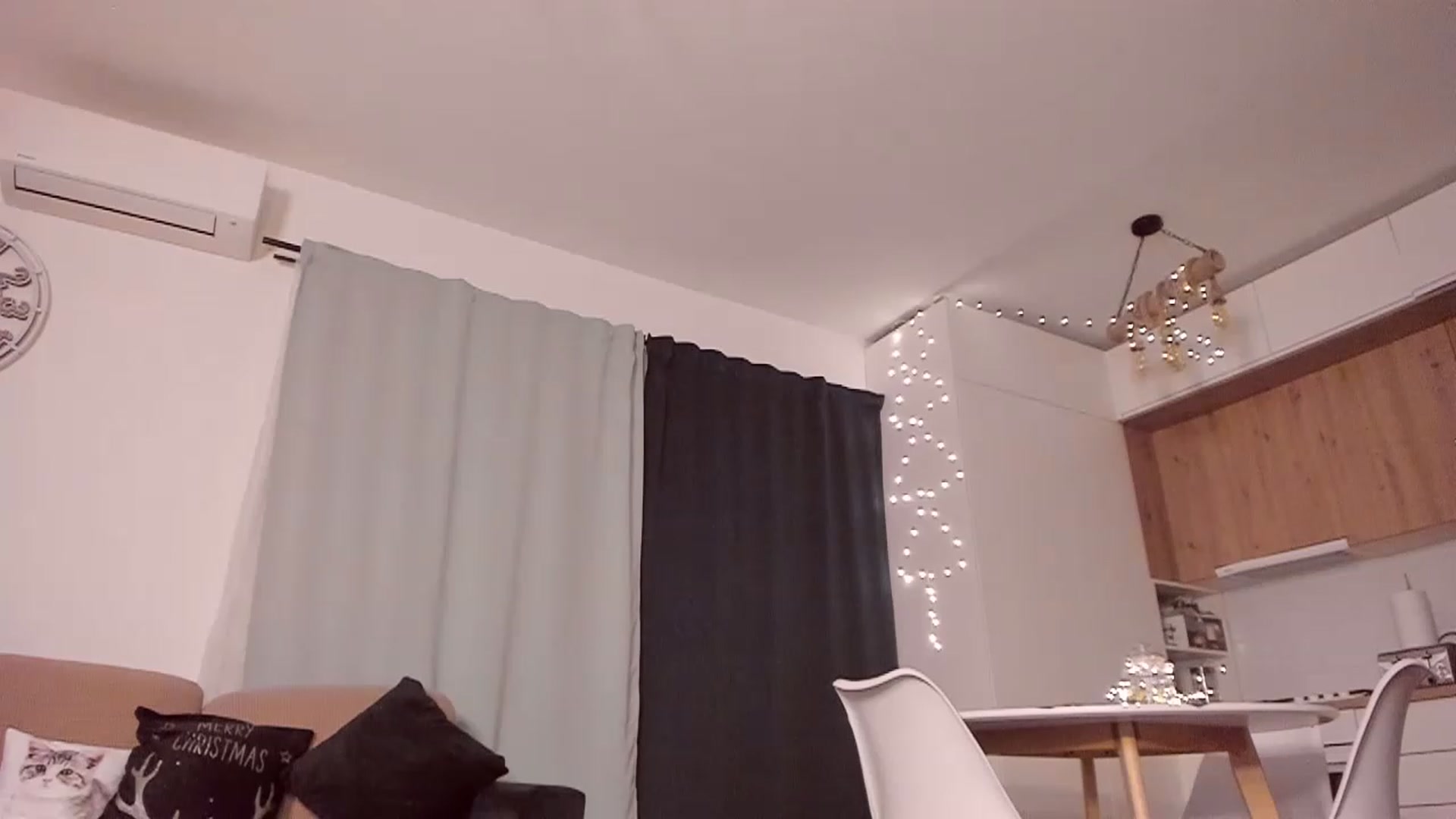 Gallery image thumbnail from CoolElissa's myfreecams stream on, 01/04/2023, 03:53 image 16 of 20