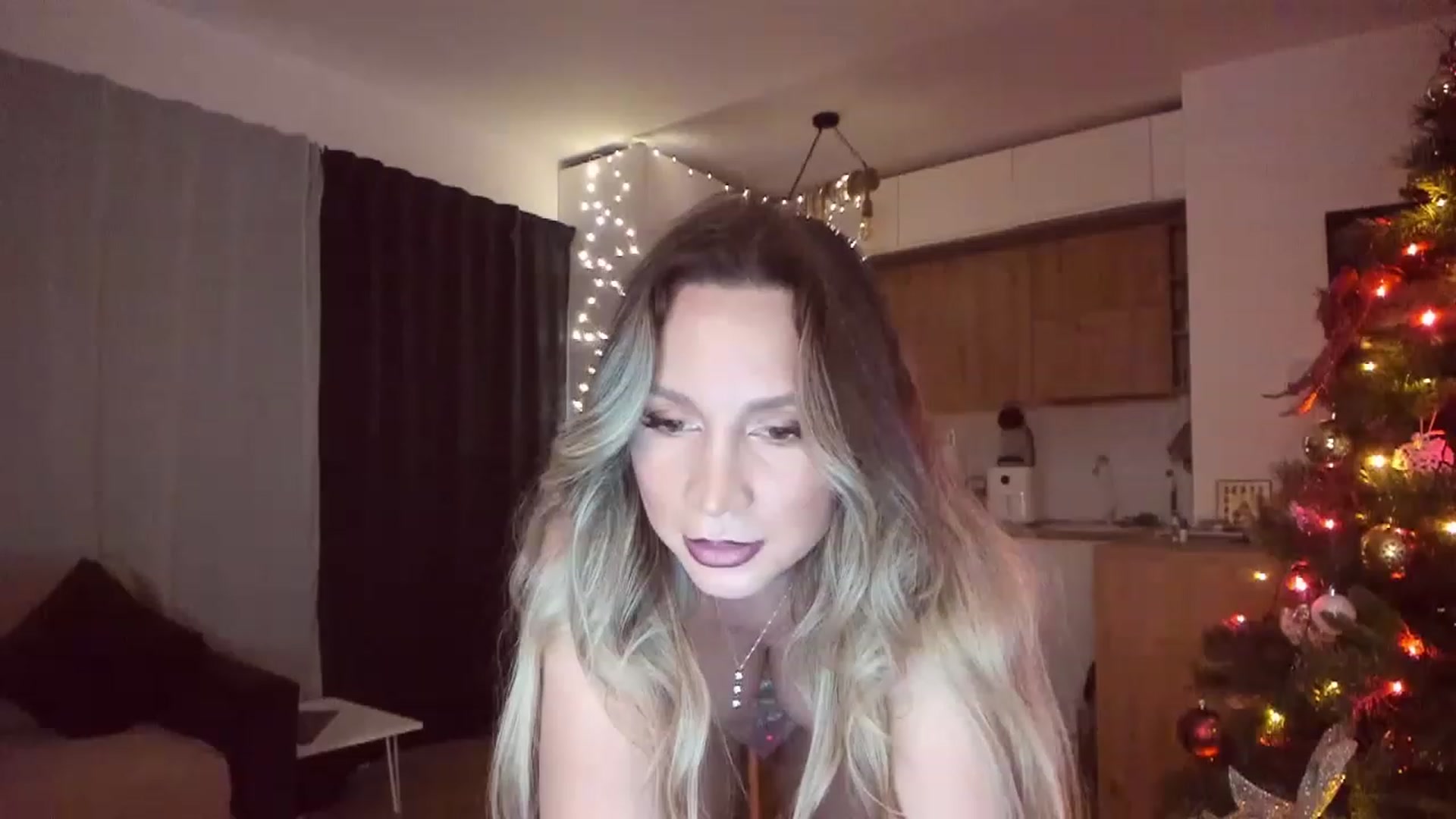 Gallery image thumbnail from CoolElissa's myfreecams stream on, 01/04/2023, 06:06 image 20 of 20