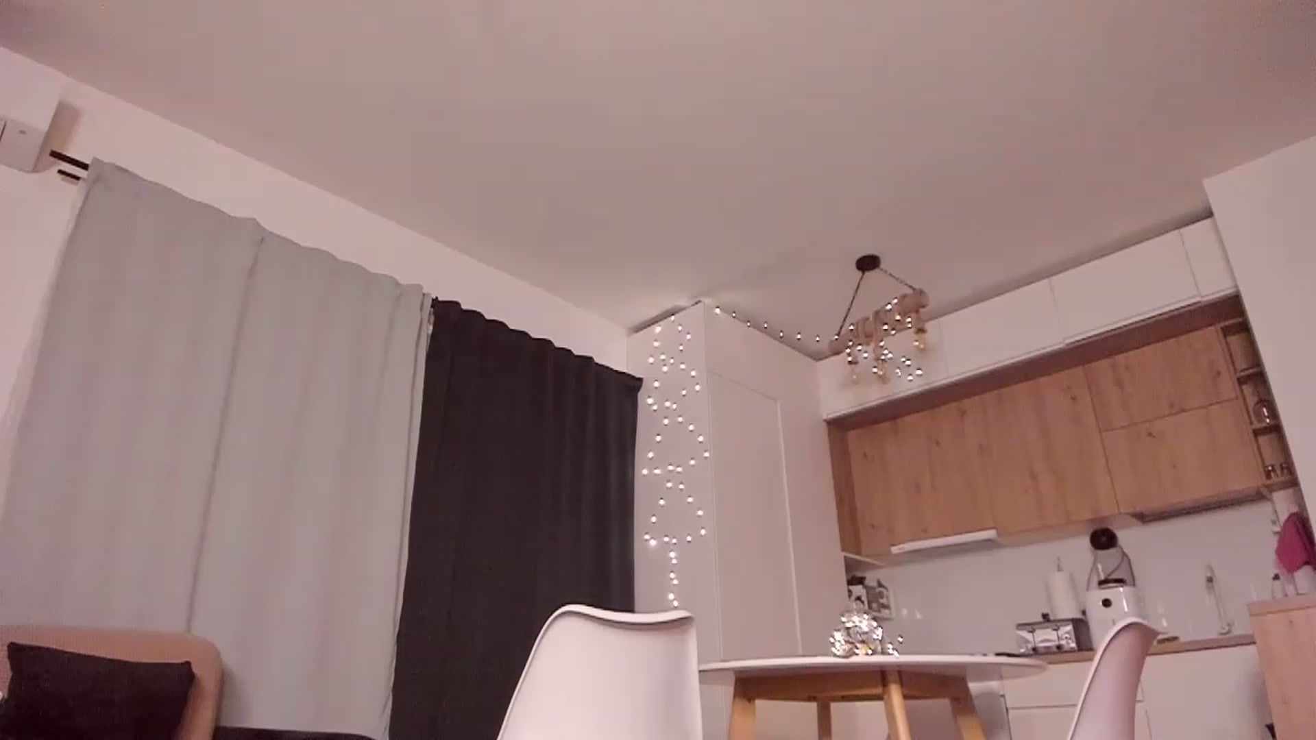 Gallery image thumbnail from CoolElissa's myfreecams stream on, 01/06/2023, 02:58 image 4 of 20