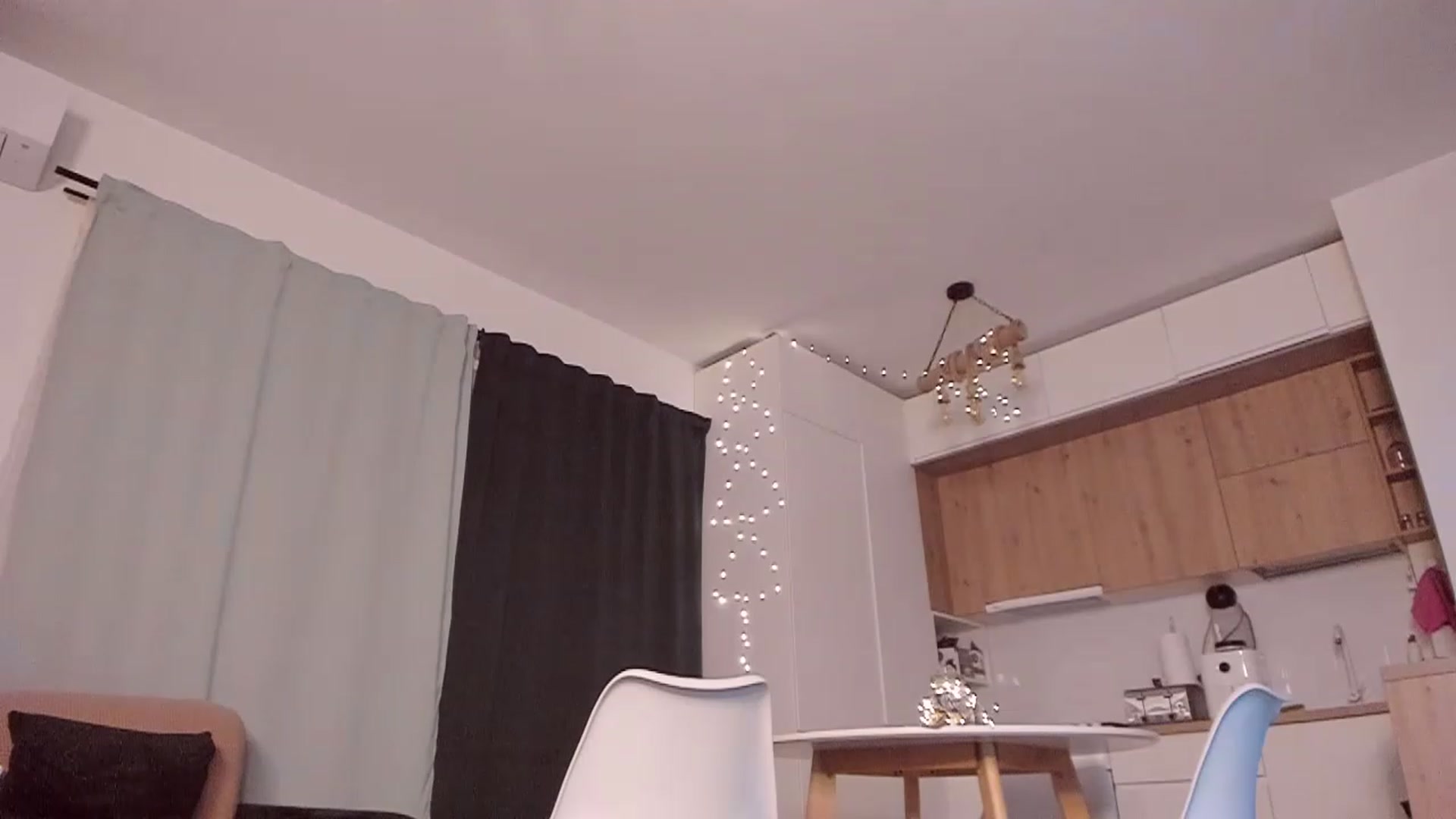 Gallery image thumbnail from CoolElissa's myfreecams stream on, 01/06/2023, 02:58 image 5 of 20