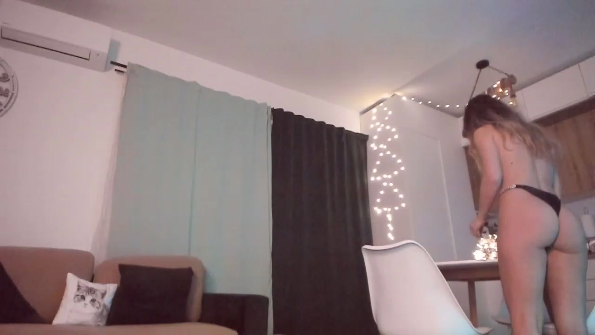 Gallery image thumbnail from CoolElissa's myfreecams stream on, 01/06/2023, 06:28 image 1 of 20