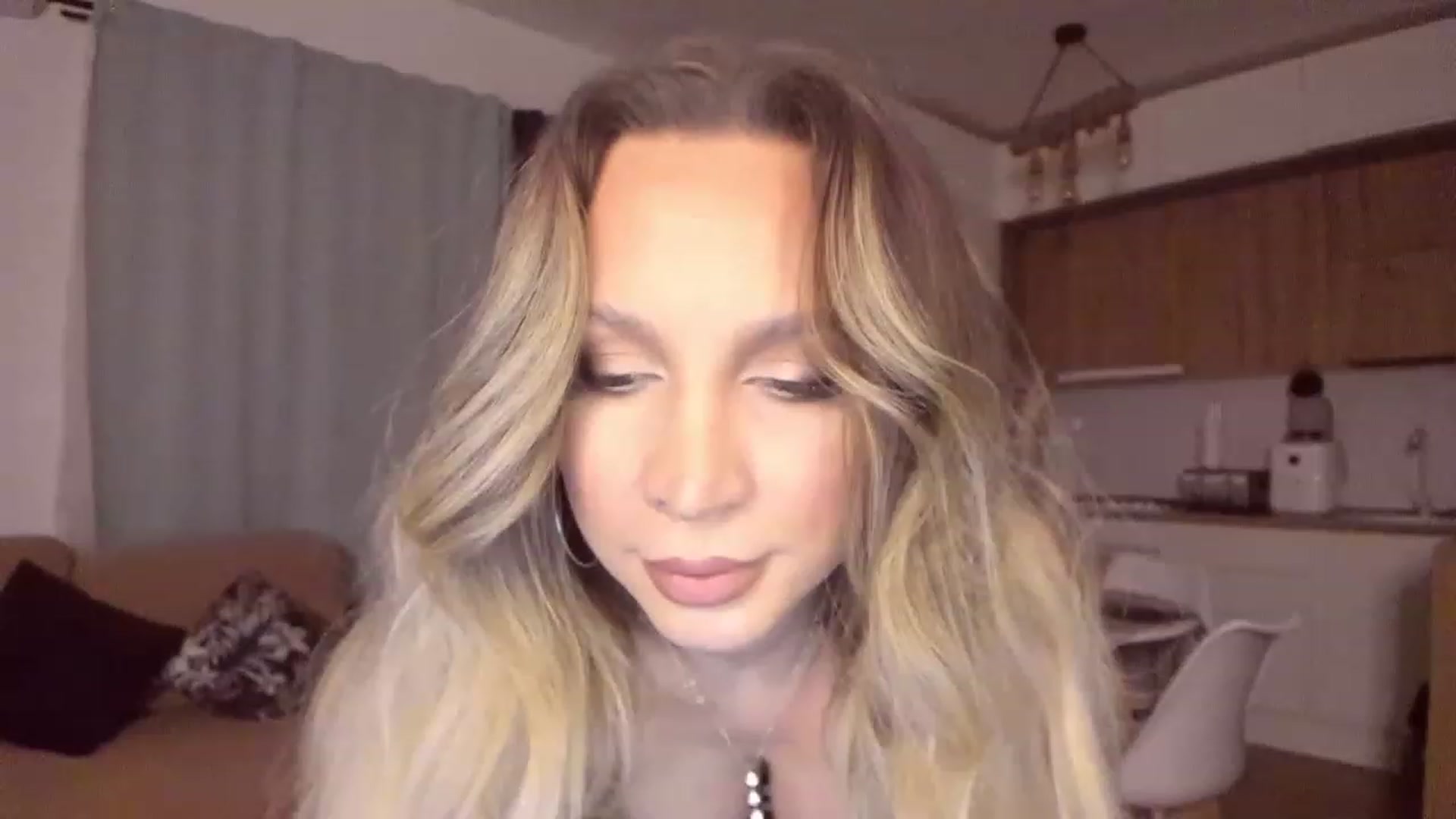 Gallery image thumbnail from CoolElissa's myfreecams stream on, 01/12/2023, 01:24 image 16 of 20