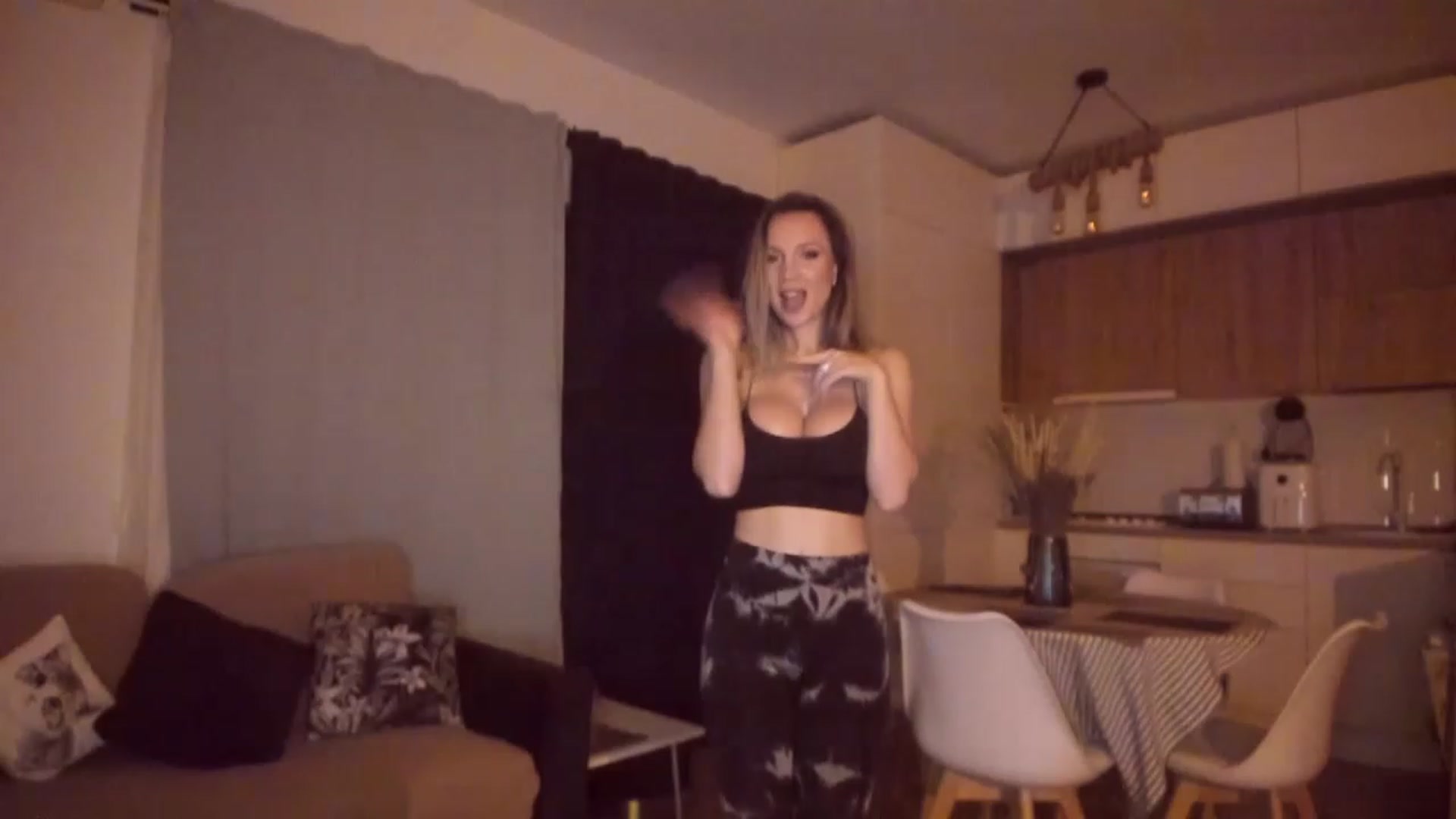Gallery image thumbnail from CoolElissa's myfreecams stream on, 02/03/2023, 07:08 image 2 of 20