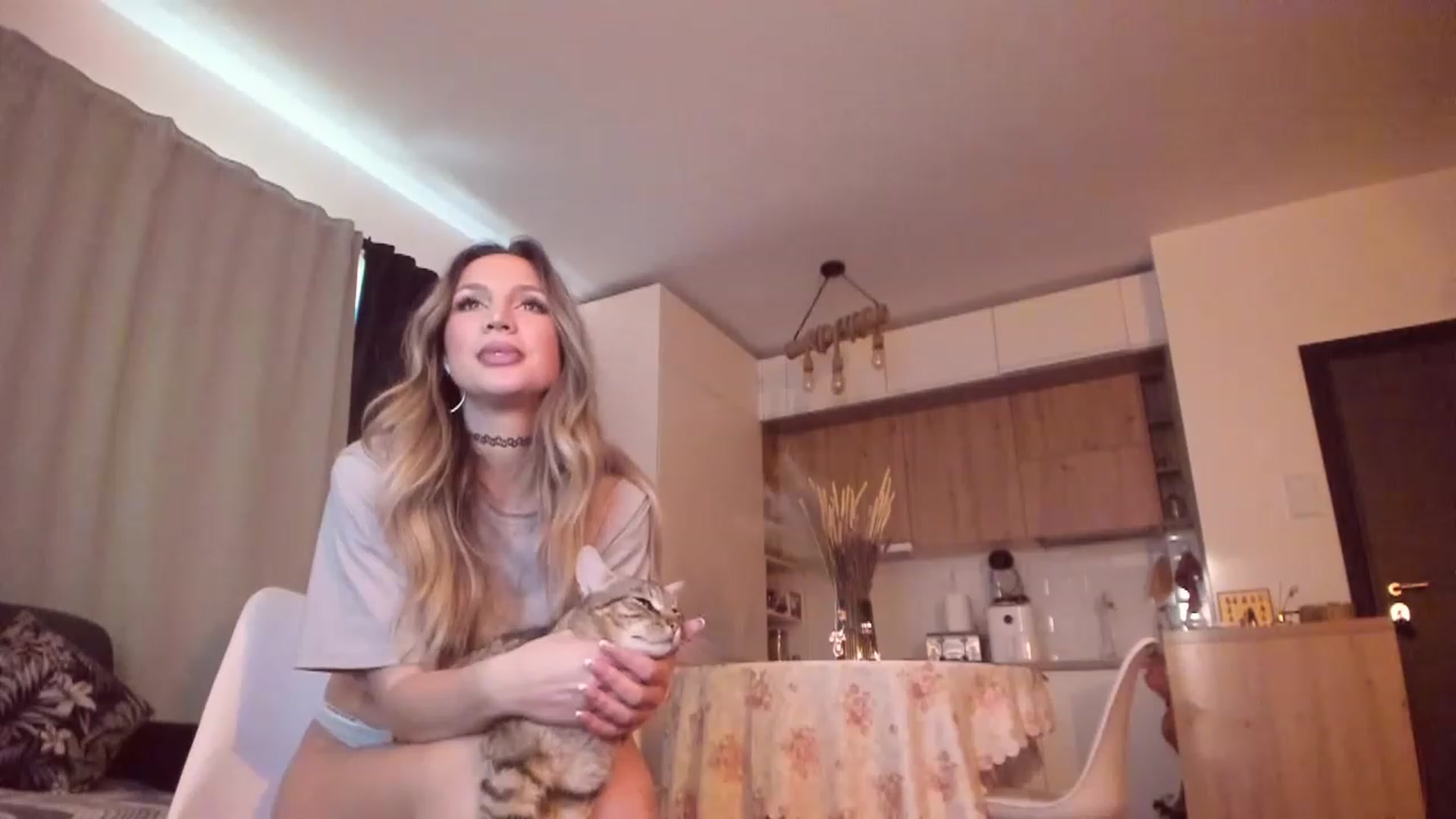 Gallery image thumbnail from CoolElissa's myfreecams stream on, 02/17/2023, 06:10 image 19 of 20