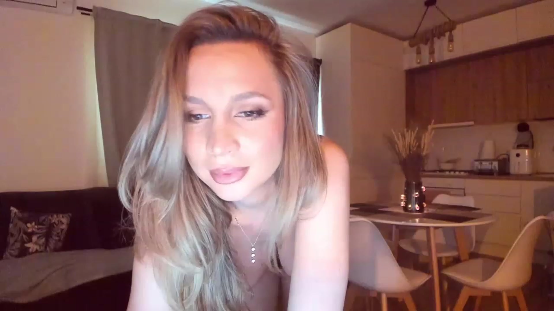Gallery image thumbnail from CoolElissa's myfreecams stream on, 03/04/2023, 06:57 image 10 of 20