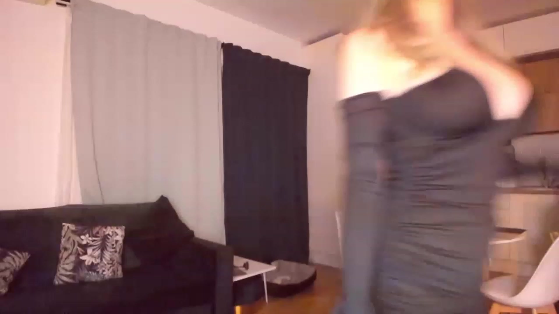 Gallery image thumbnail from CoolElissa's myfreecams stream on, 03/05/2023, 04:31 image 2 of 20
