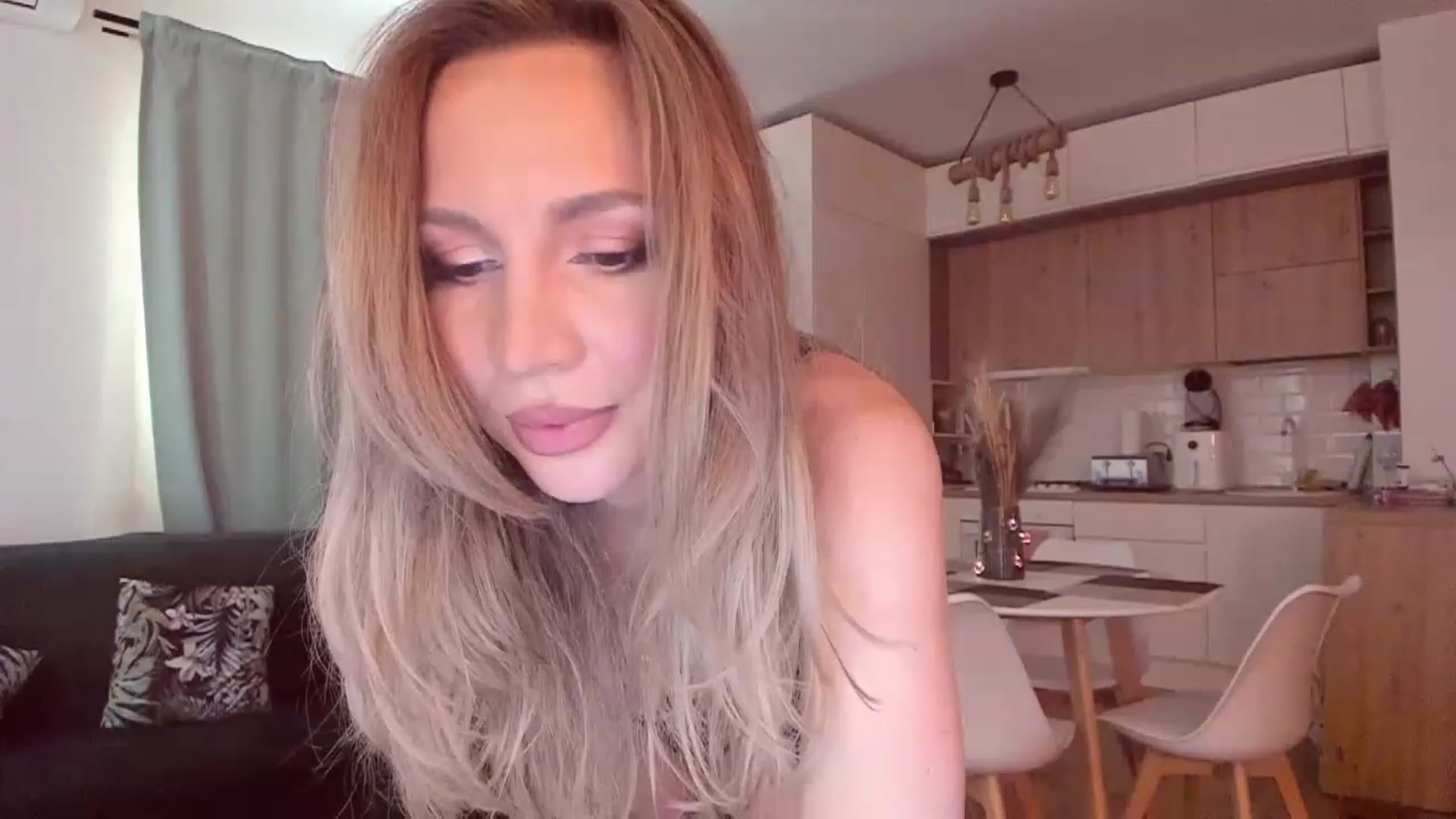 Gallery image thumbnail from CoolElissa's myfreecams stream on, 03/05/2023, 06:54 image 20 of 20