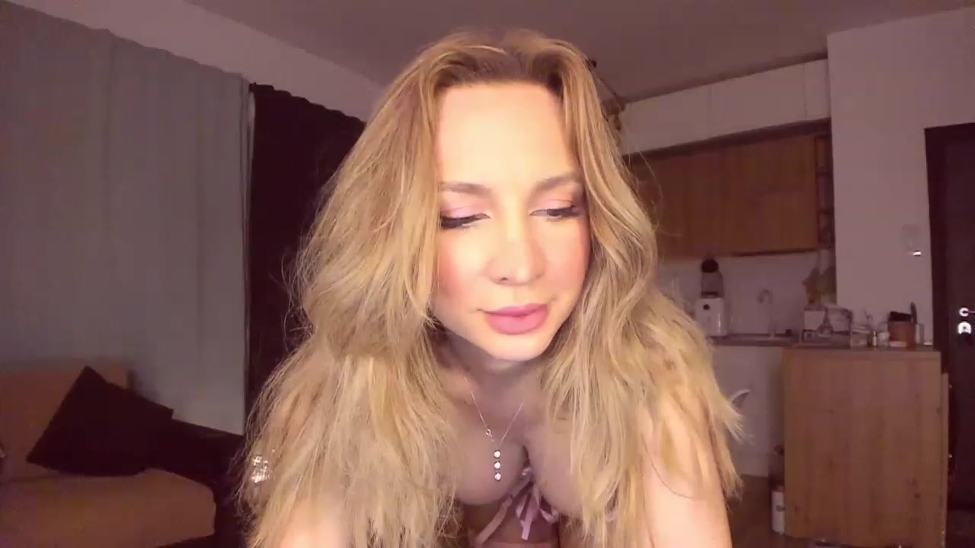 Gallery image thumbnail from CoolElissa's myfreecams stream on, 03/24/2023, 04:10 image 5 of 20