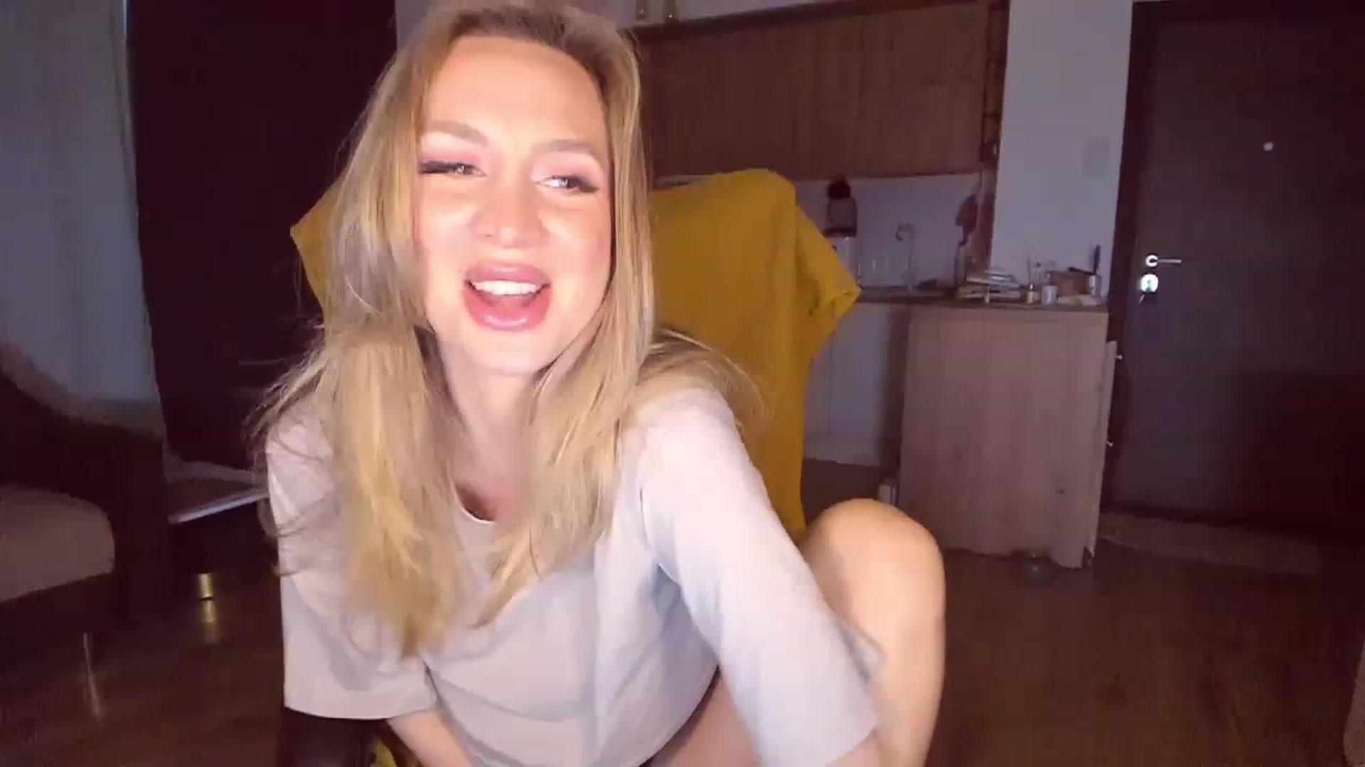 Gallery image thumbnail from CoolElissa's myfreecams stream on, 03/28/2023, 05:41 image 3 of 20
