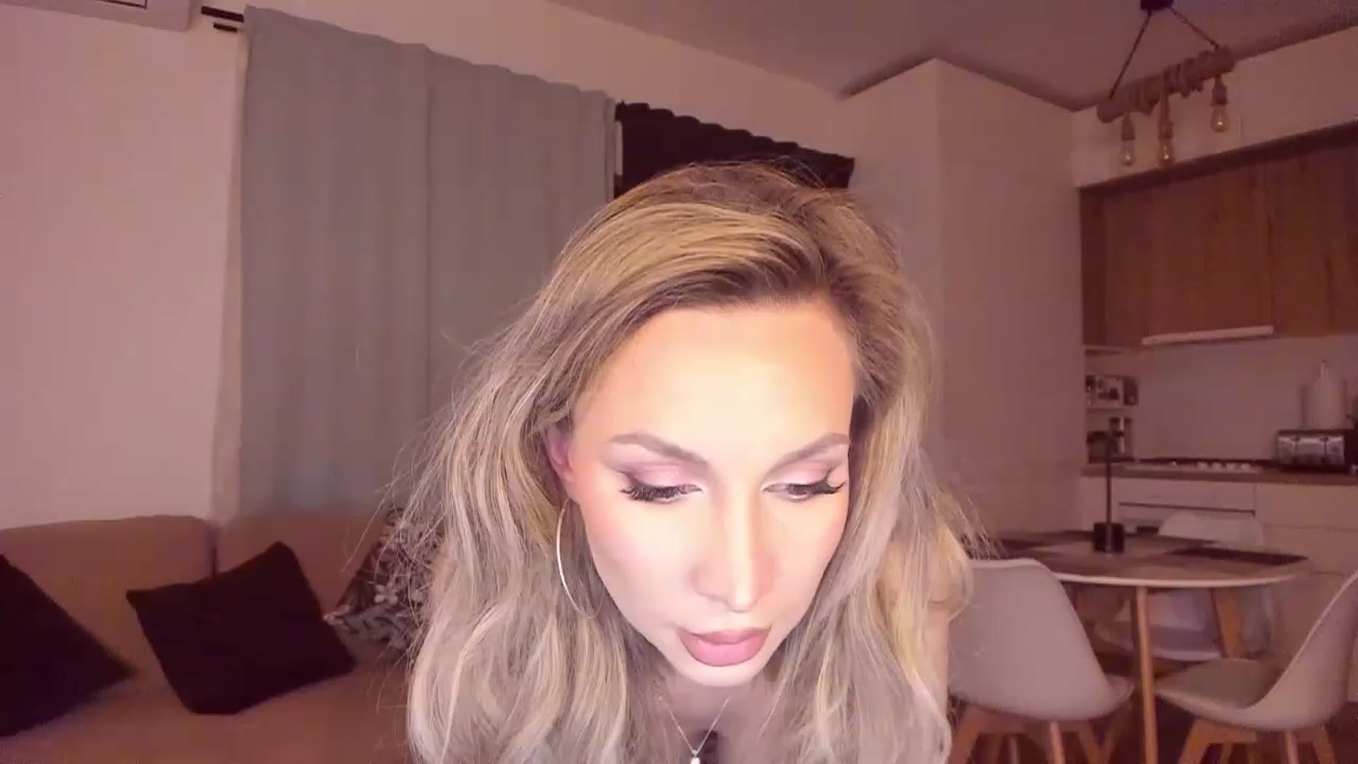 Gallery image thumbnail from CoolElissa's myfreecams stream on, 04/21/2023, 01:19 image 20 of 20