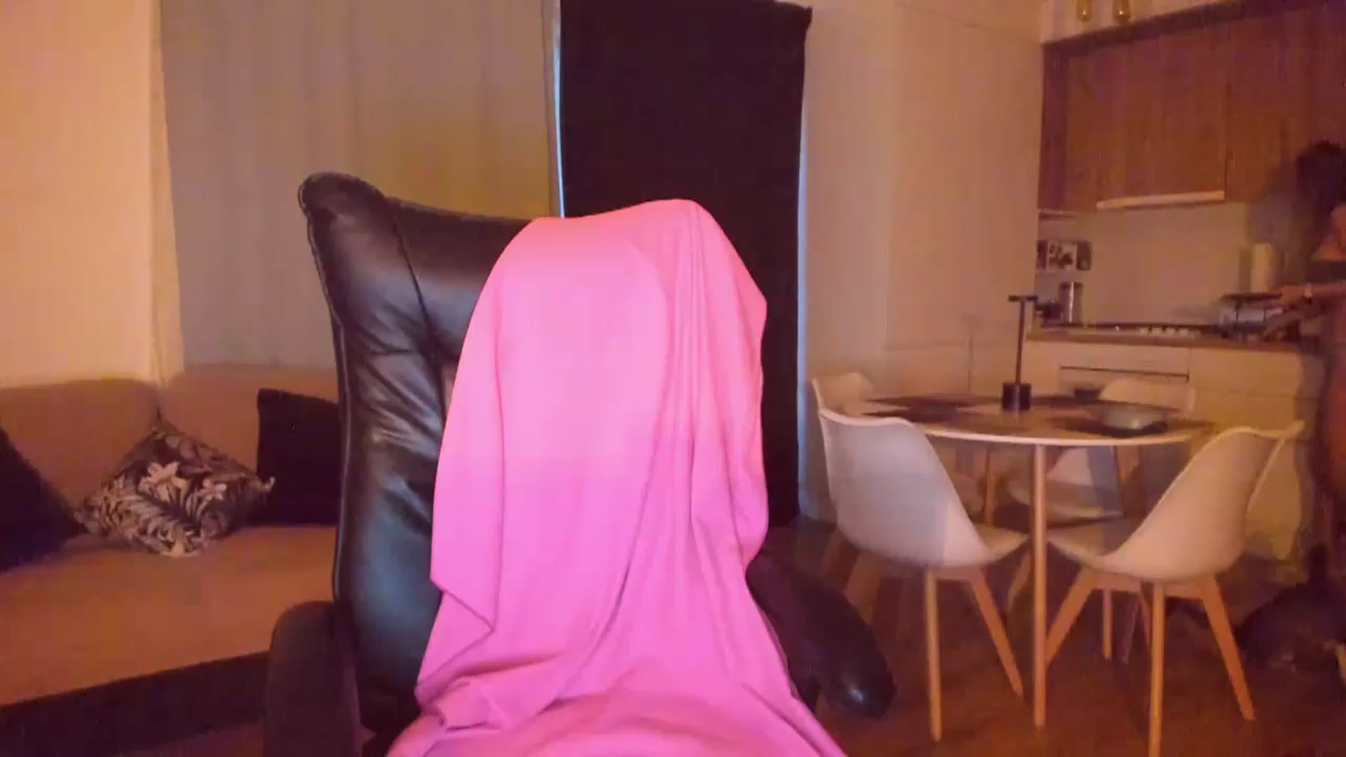 Gallery image thumbnail from CoolElissa's myfreecams stream on, 04/22/2023, 03:38 image 17 of 20