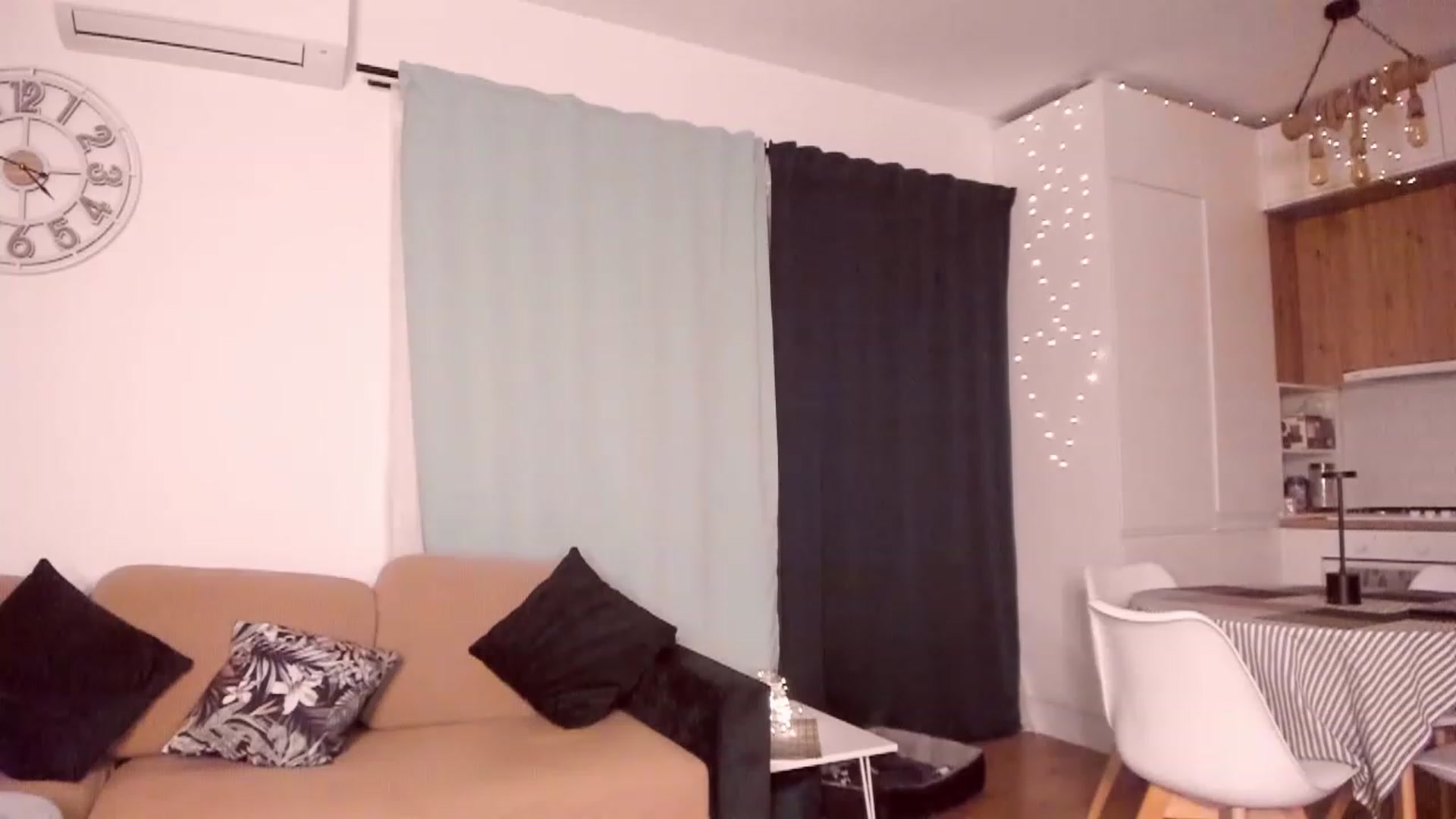 Gallery image thumbnail from CoolElissa's myfreecams stream on, 04/26/2023, 03:10 image 6 of 20