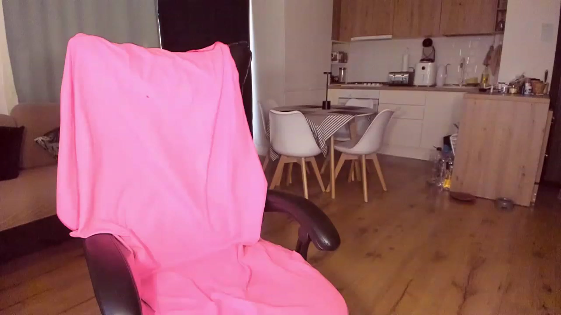 Gallery image thumbnail from CoolElissa's myfreecams stream on, 04/28/2023, 04:01 image 16 of 20