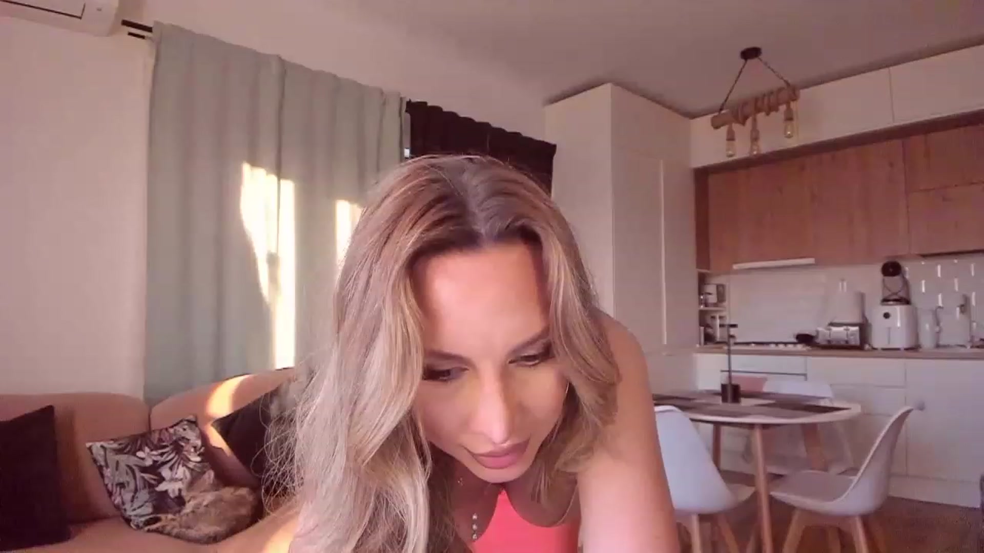 Gallery image thumbnail from CoolElissa's myfreecams stream on, 05/06/2023, 04:56 image 6 of 20