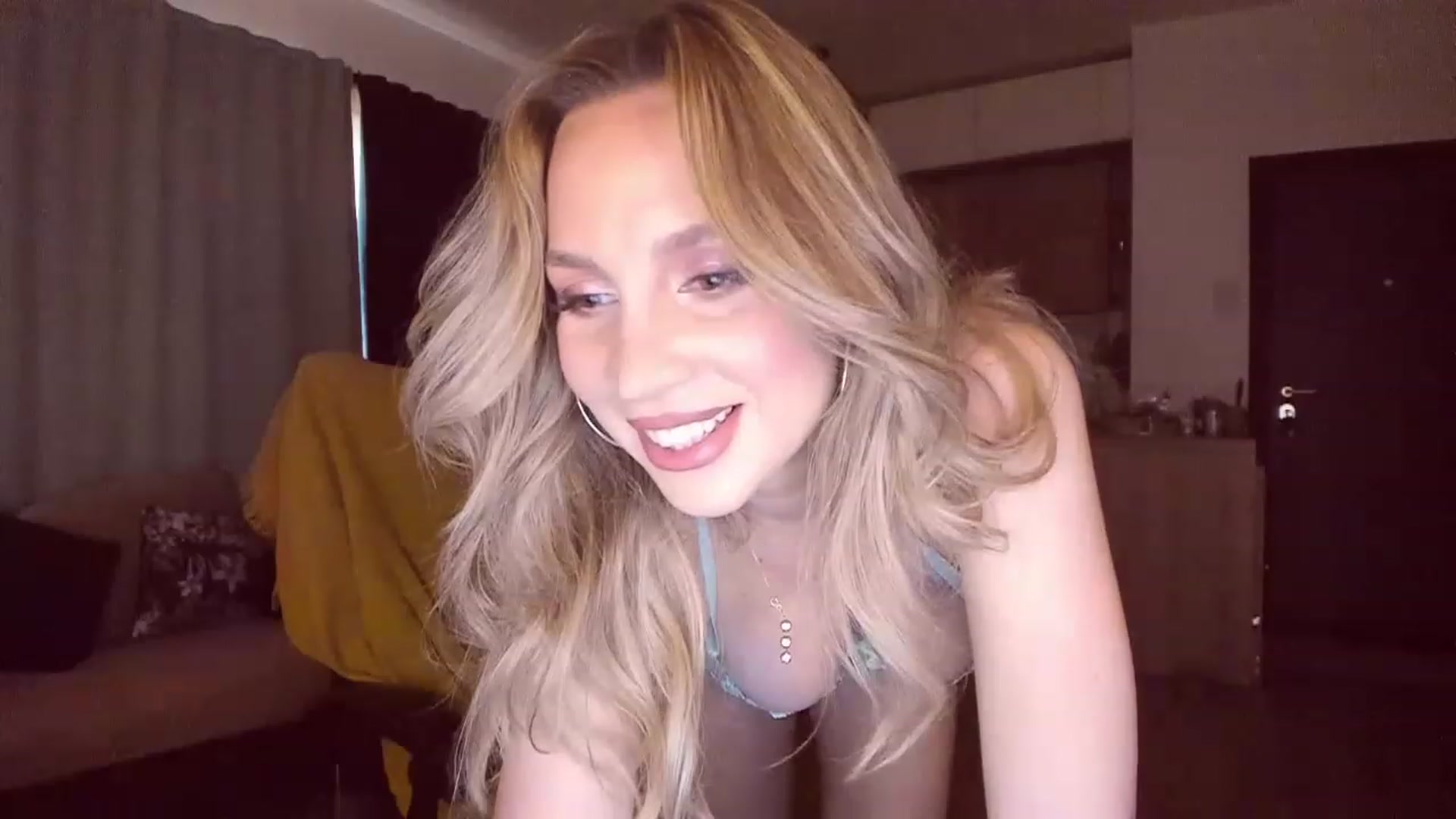 Gallery image thumbnail from CoolElissa's myfreecams stream on, 05/07/2023, 03:46 image 16 of 20