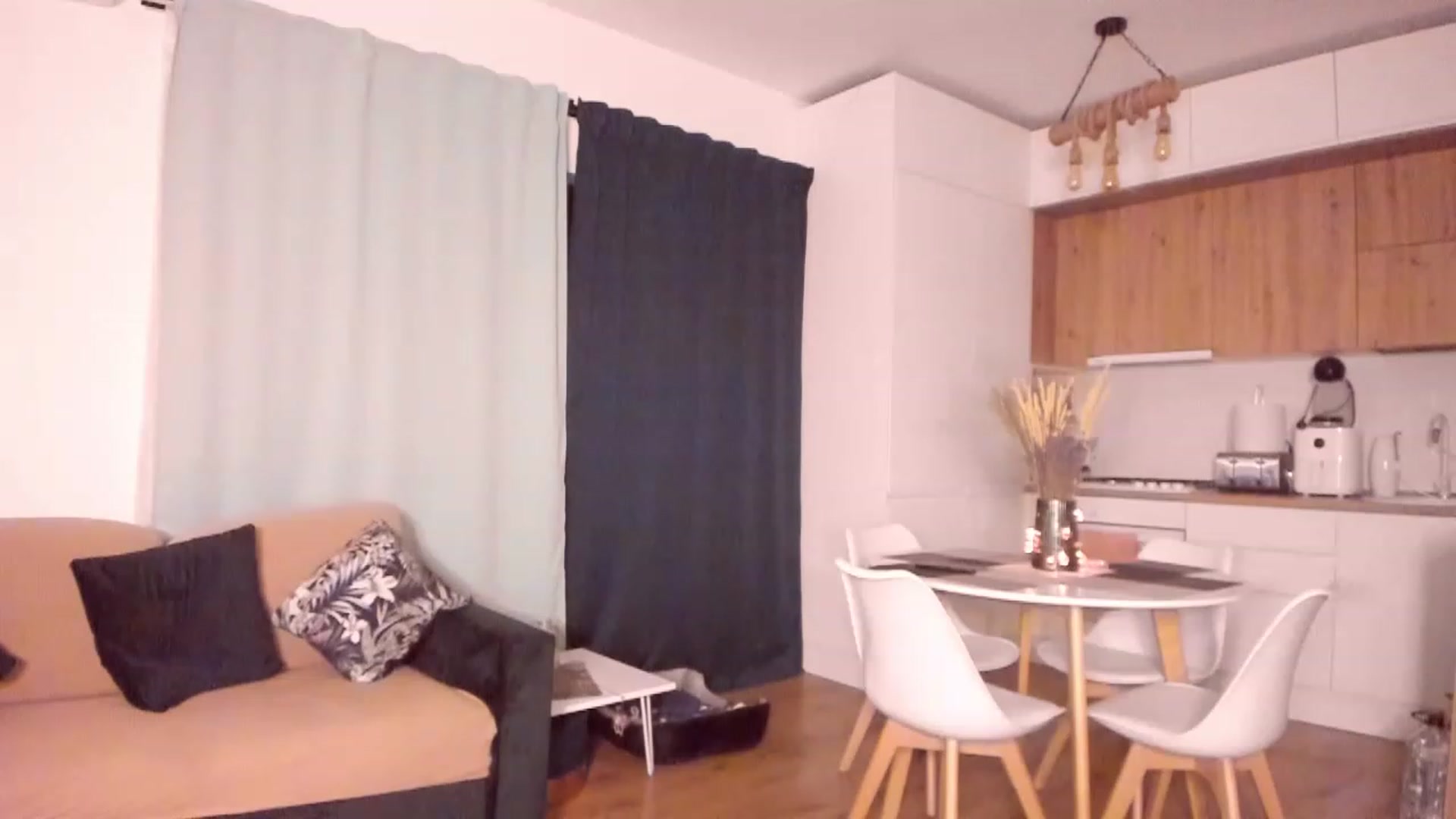 Gallery image thumbnail from CoolElissa's myfreecams stream on, 05/08/2023, 02:39 image 6 of 20