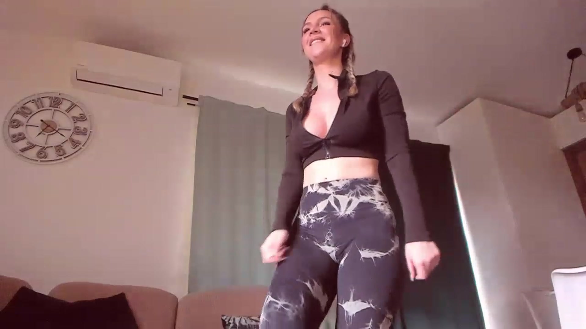 Gallery image thumbnail from CoolElissa's myfreecams stream on, 05/13/2023, 05:10 image 14 of 20