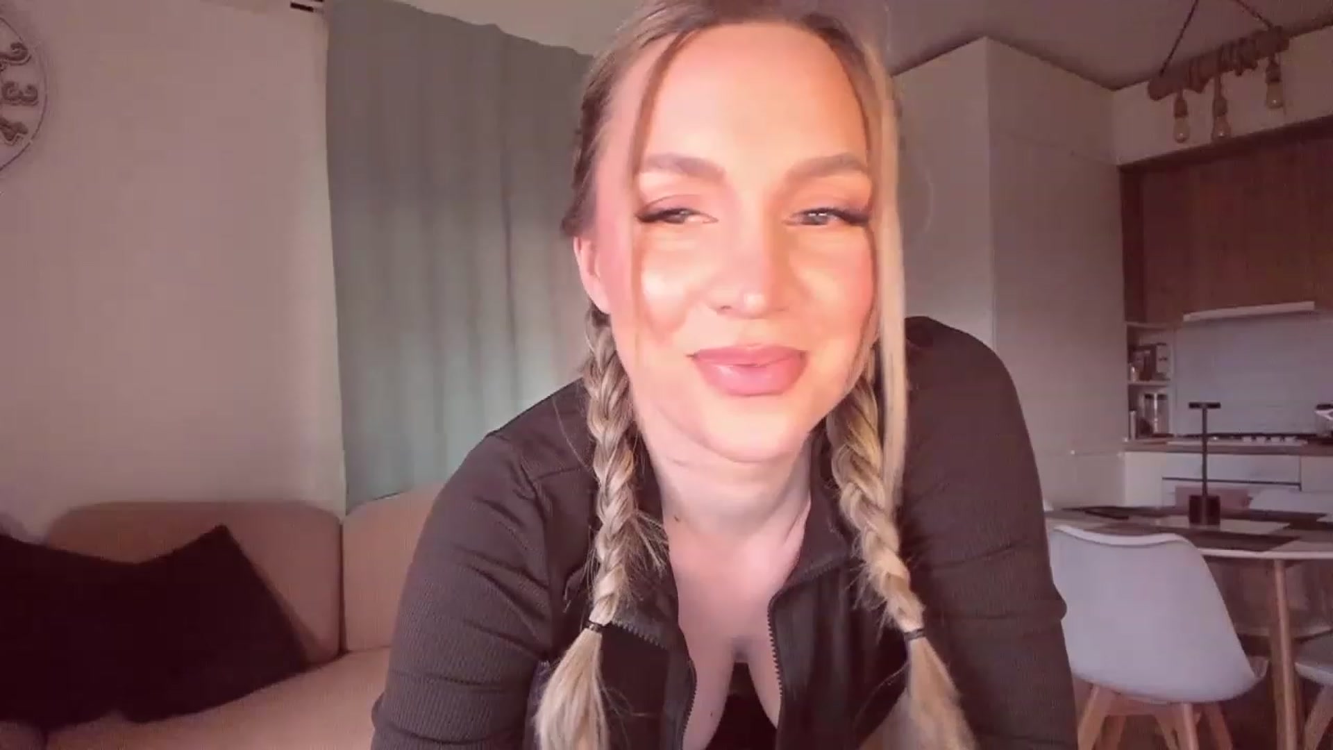 Gallery image thumbnail from CoolElissa's myfreecams stream on, 05/13/2023, 05:10 image 7 of 20