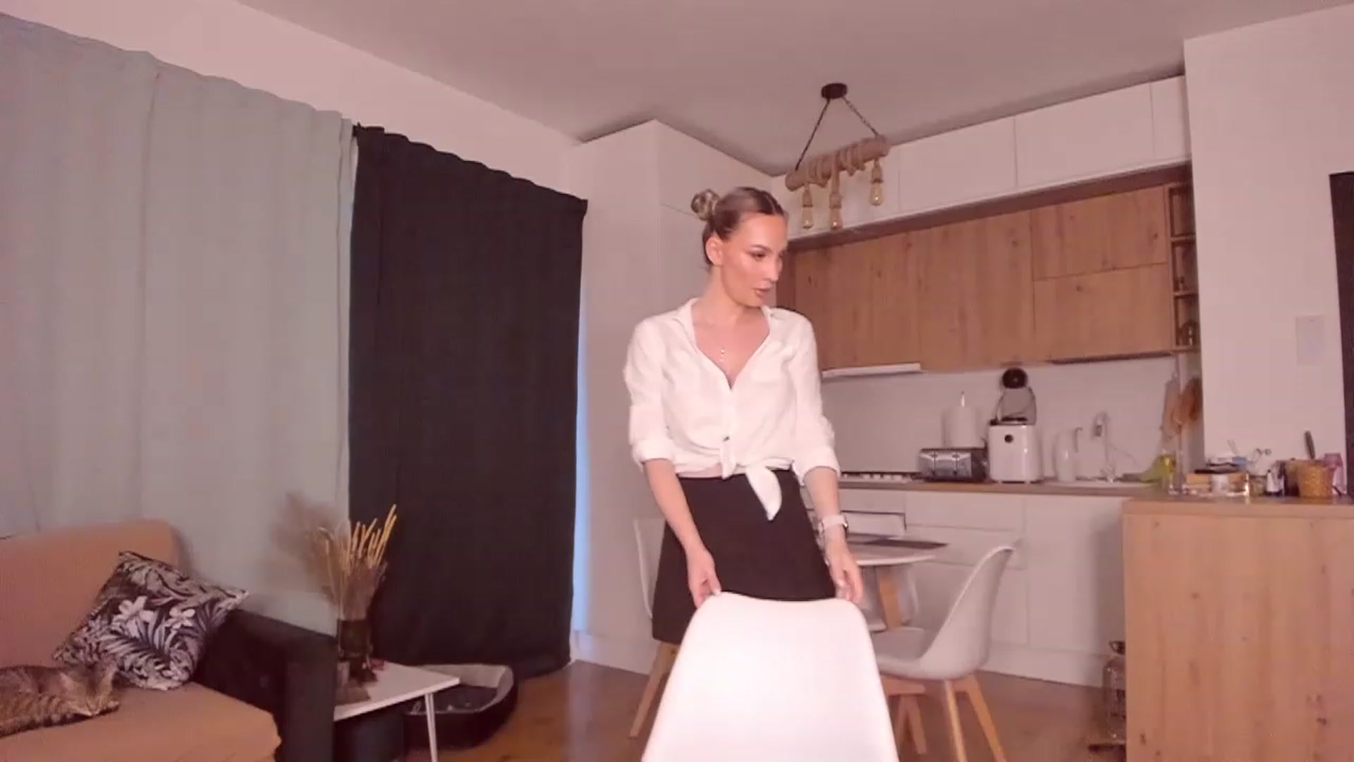 Gallery image thumbnail from CoolElissa's myfreecams stream on, 05/16/2023, 03:38 image 15 of 20