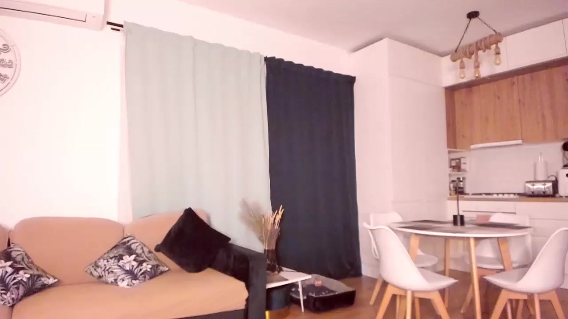 Gallery image thumbnail from CoolElissa's myfreecams stream on, 05/20/2023, 02:57 image 9 of 20