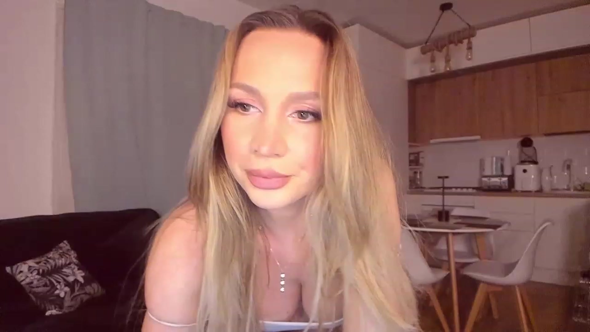 Gallery image thumbnail from CoolElissa's myfreecams stream on, 05/23/2023, 02:31 image 11 of 20