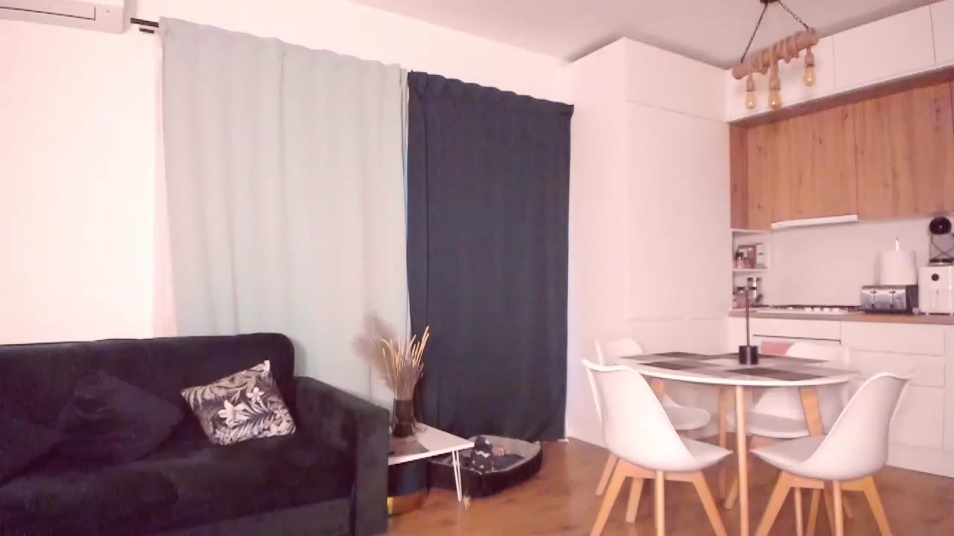 Gallery image thumbnail from CoolElissa's myfreecams stream on, 05/26/2023, 03:06 image 13 of 20