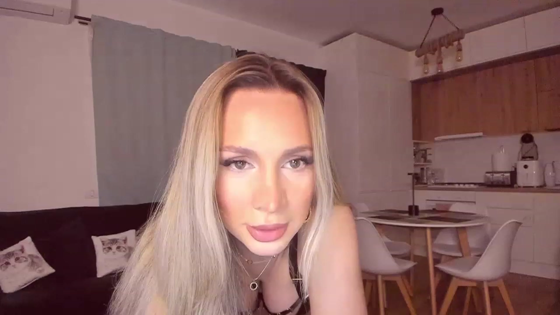 Gallery image thumbnail from CoolElissa's myfreecams stream on, 05/29/2023, 03:44 image 15 of 20