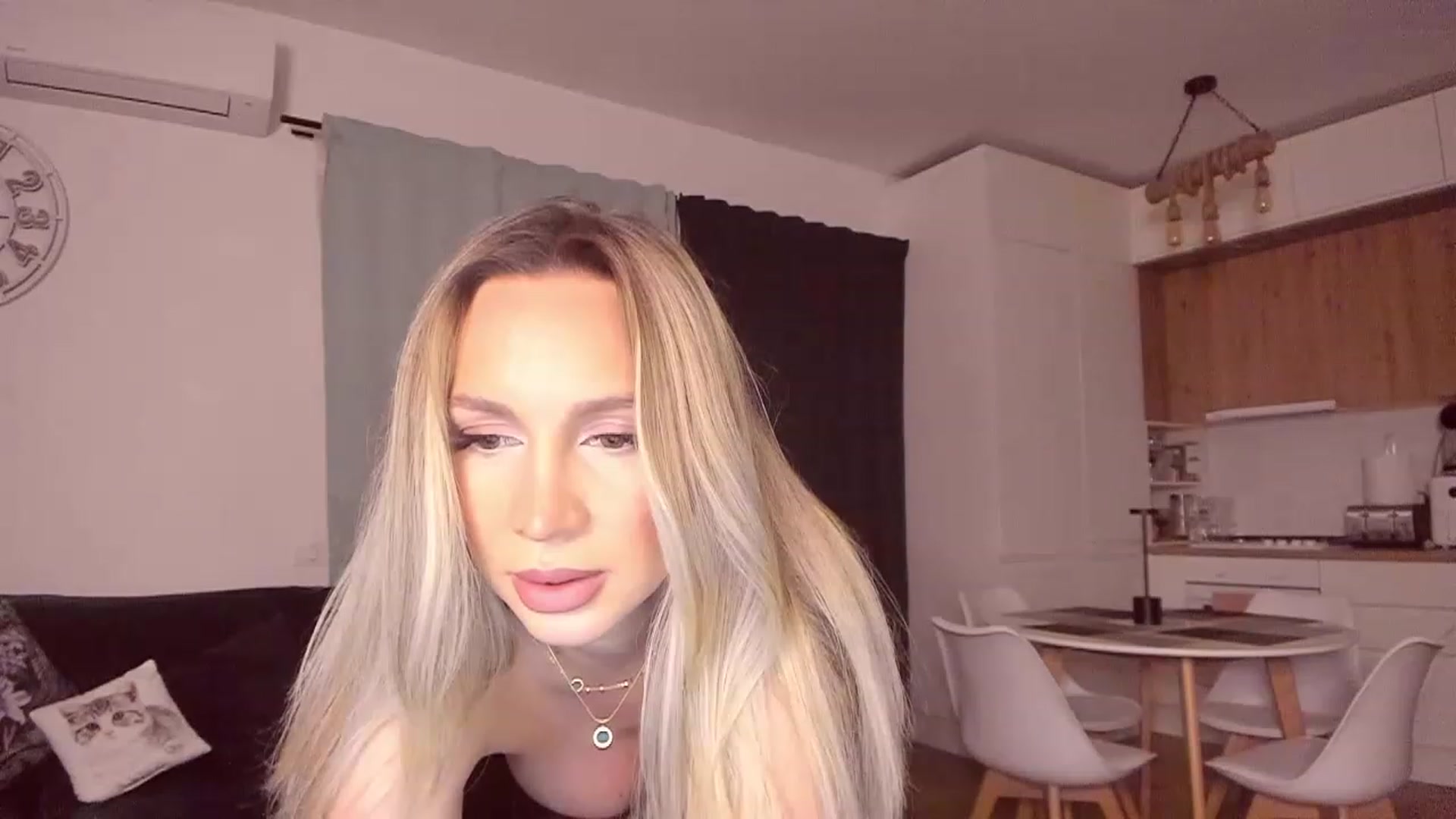 Gallery image thumbnail from CoolElissa's myfreecams stream on, 05/29/2023, 03:44 image 3 of 20