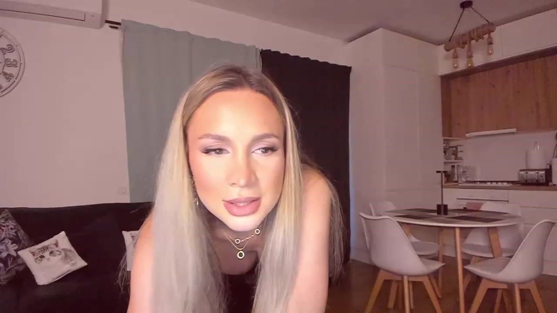 Gallery image thumbnail from CoolElissa's myfreecams stream on, 05/29/2023, 03:44 image 8 of 20