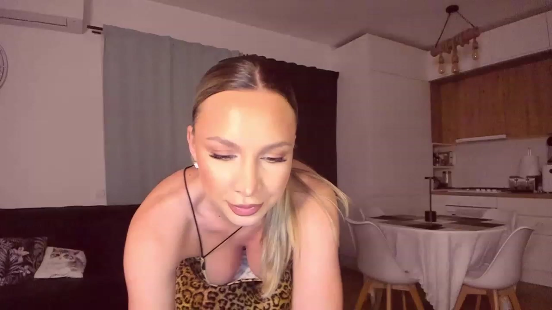 Gallery image thumbnail from CoolElissa's myfreecams stream on, 05/31/2023, 02:21 image 7 of 20