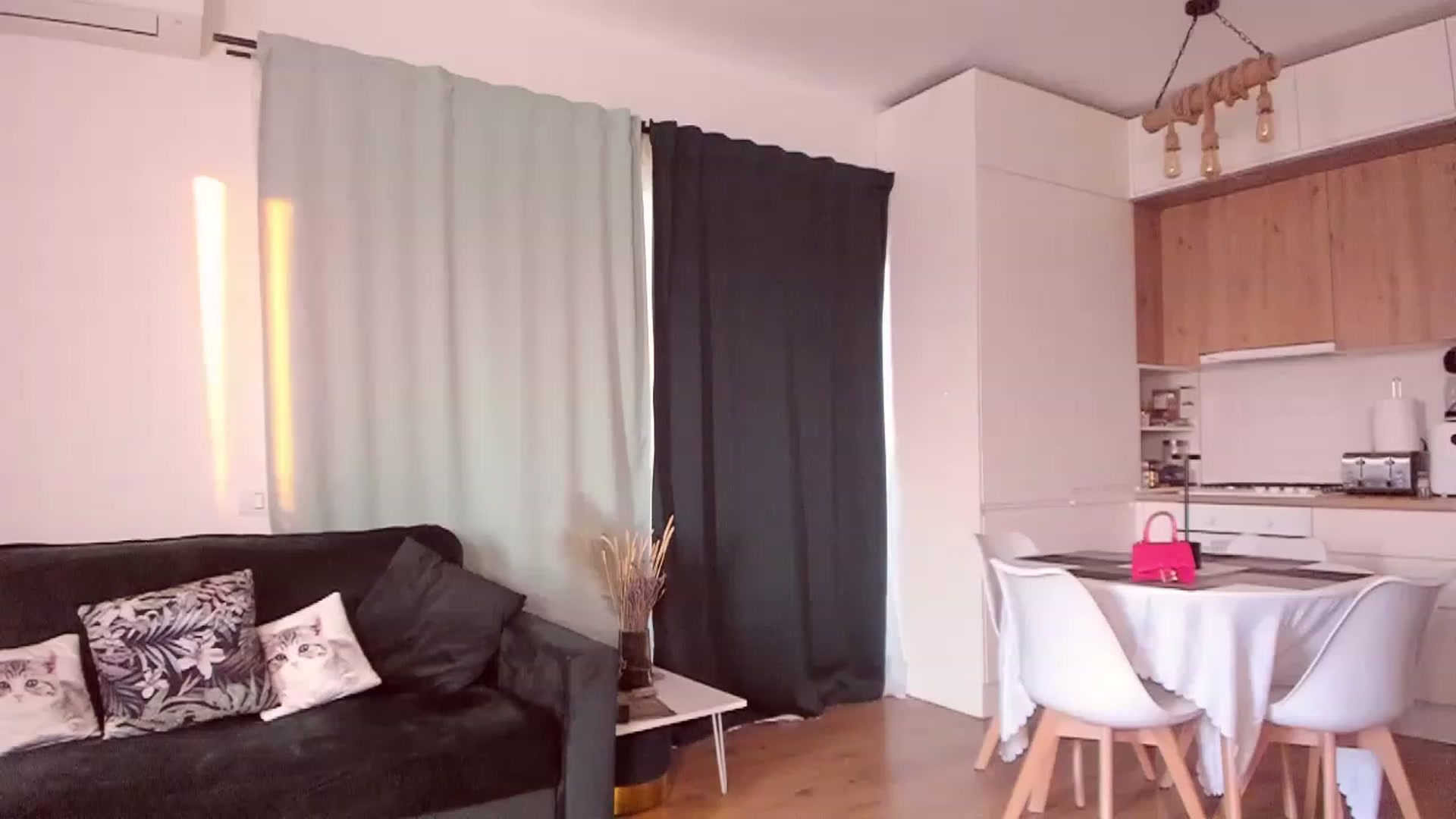 Gallery image thumbnail from CoolElissa's myfreecams stream on, 06/02/2023, 05:15 image 8 of 20