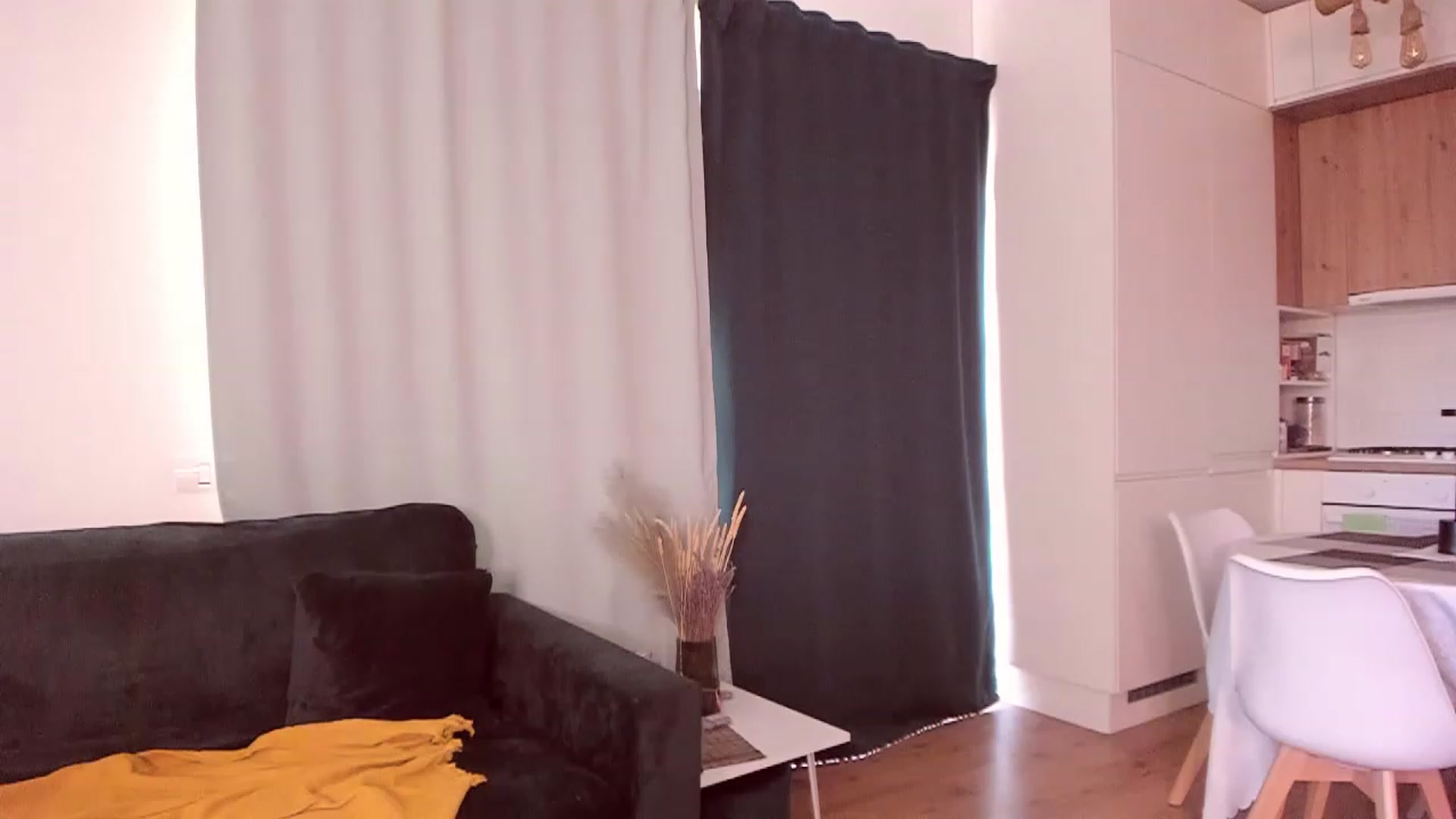 Gallery image thumbnail from CoolElissa's myfreecams stream on, 06/03/2023, 05:37 image 17 of 20