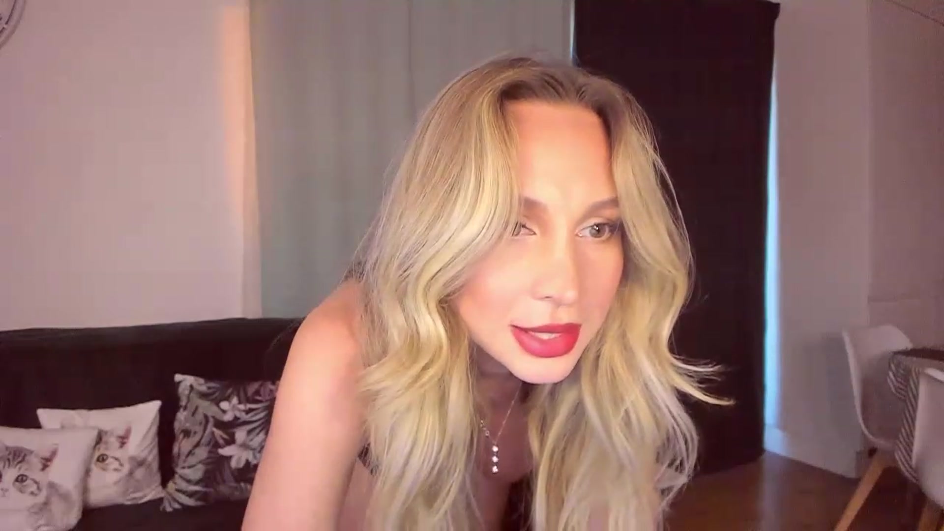 Gallery image thumbnail from CoolElissa's myfreecams stream on, 06/06/2023, 03:11 image 16 of 20