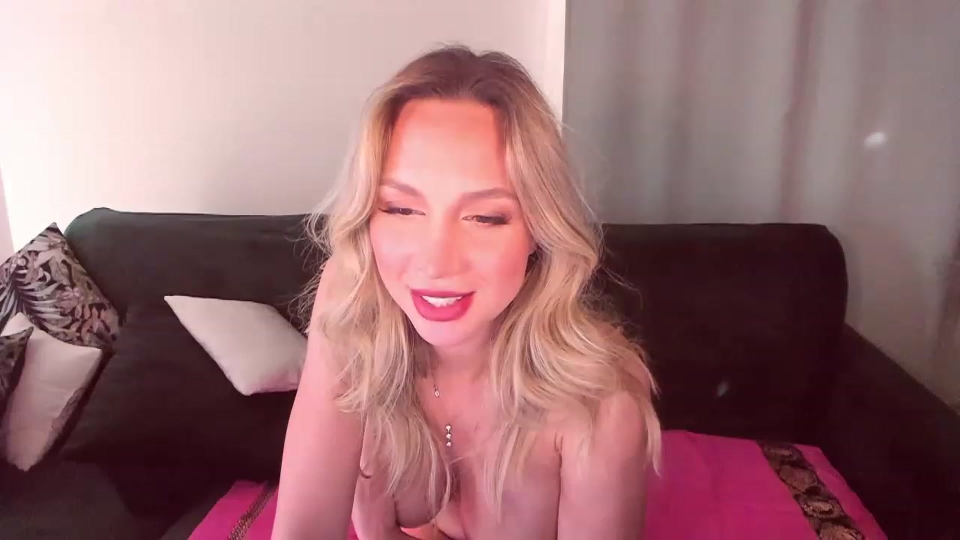 Gallery image thumbnail from CoolElissa's myfreecams stream on, 06/06/2023, 04:30 image 16 of 20