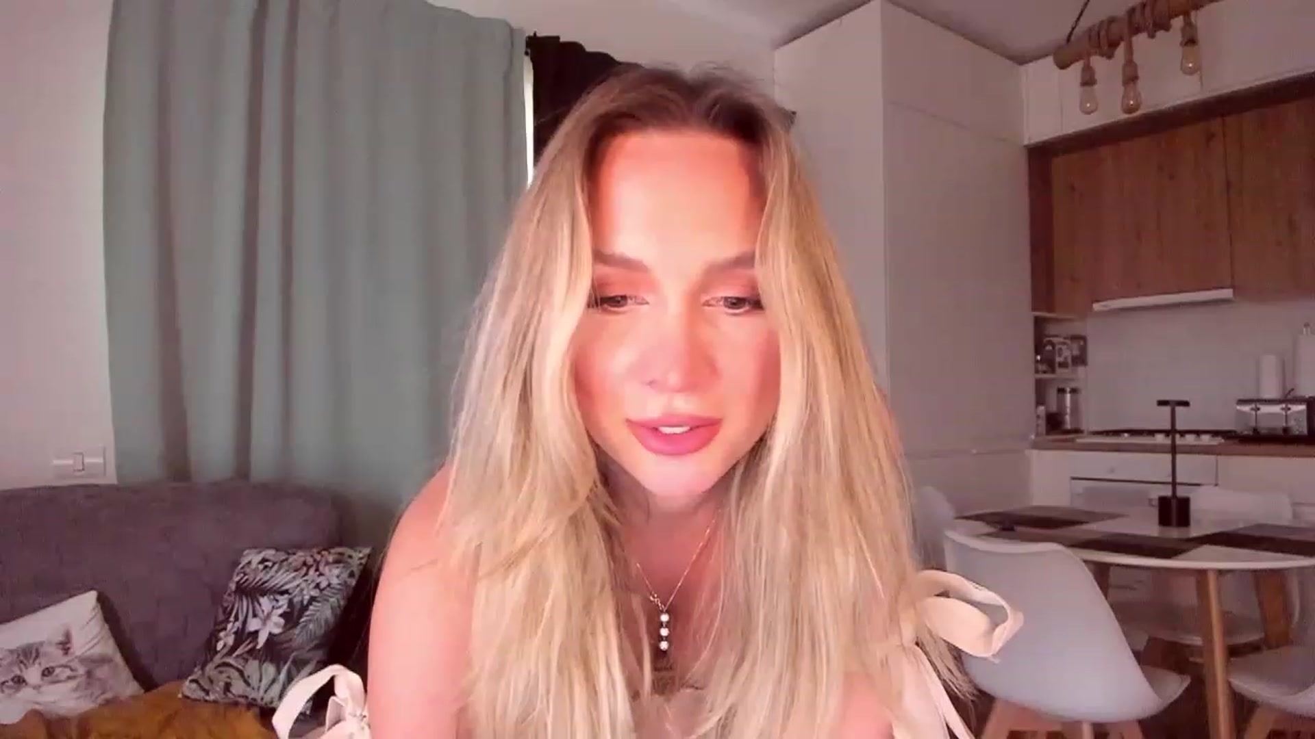 Gallery image thumbnail from CoolElissa's myfreecams stream on, 06/19/2023, 04:49 image 4 of 20
