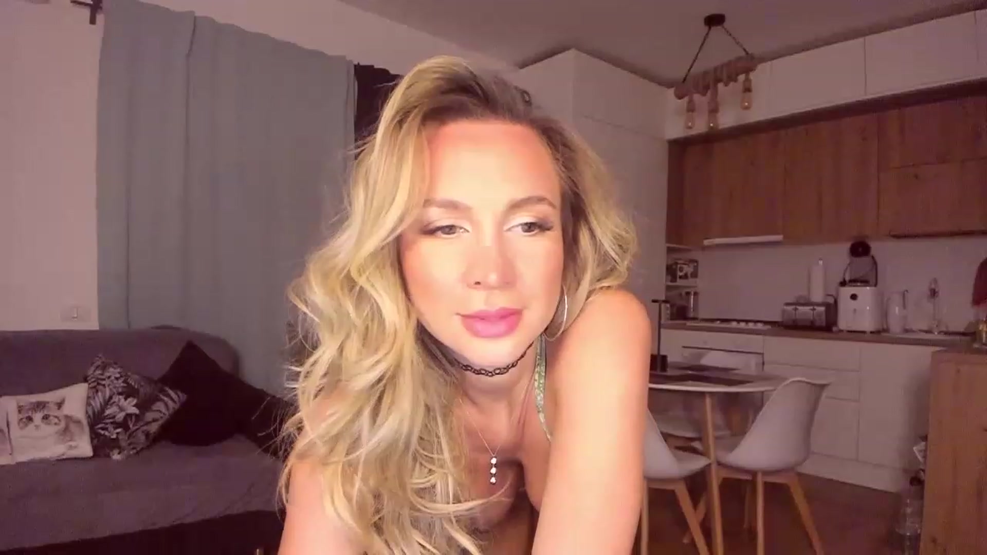 Gallery image thumbnail from CoolElissa's myfreecams stream on, 06/23/2023, 03:53 image 5 of 20