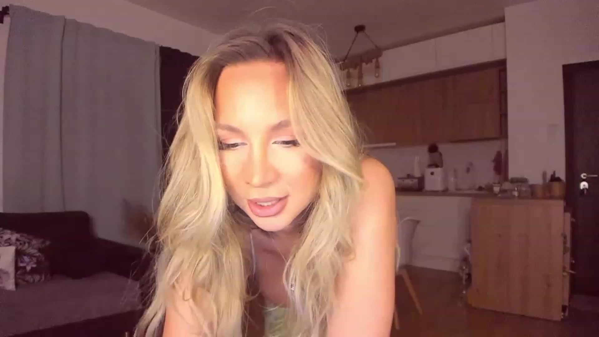 Gallery image thumbnail from CoolElissa's myfreecams stream on, 07/03/2023, 03:09 image 4 of 20