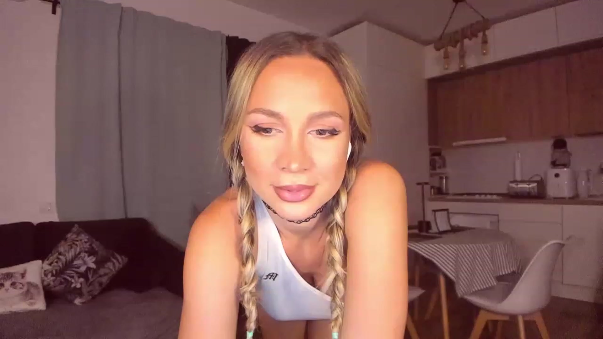 Gallery image thumbnail from CoolElissa's myfreecams stream on, 07/12/2023, 02:08 image 18 of 20